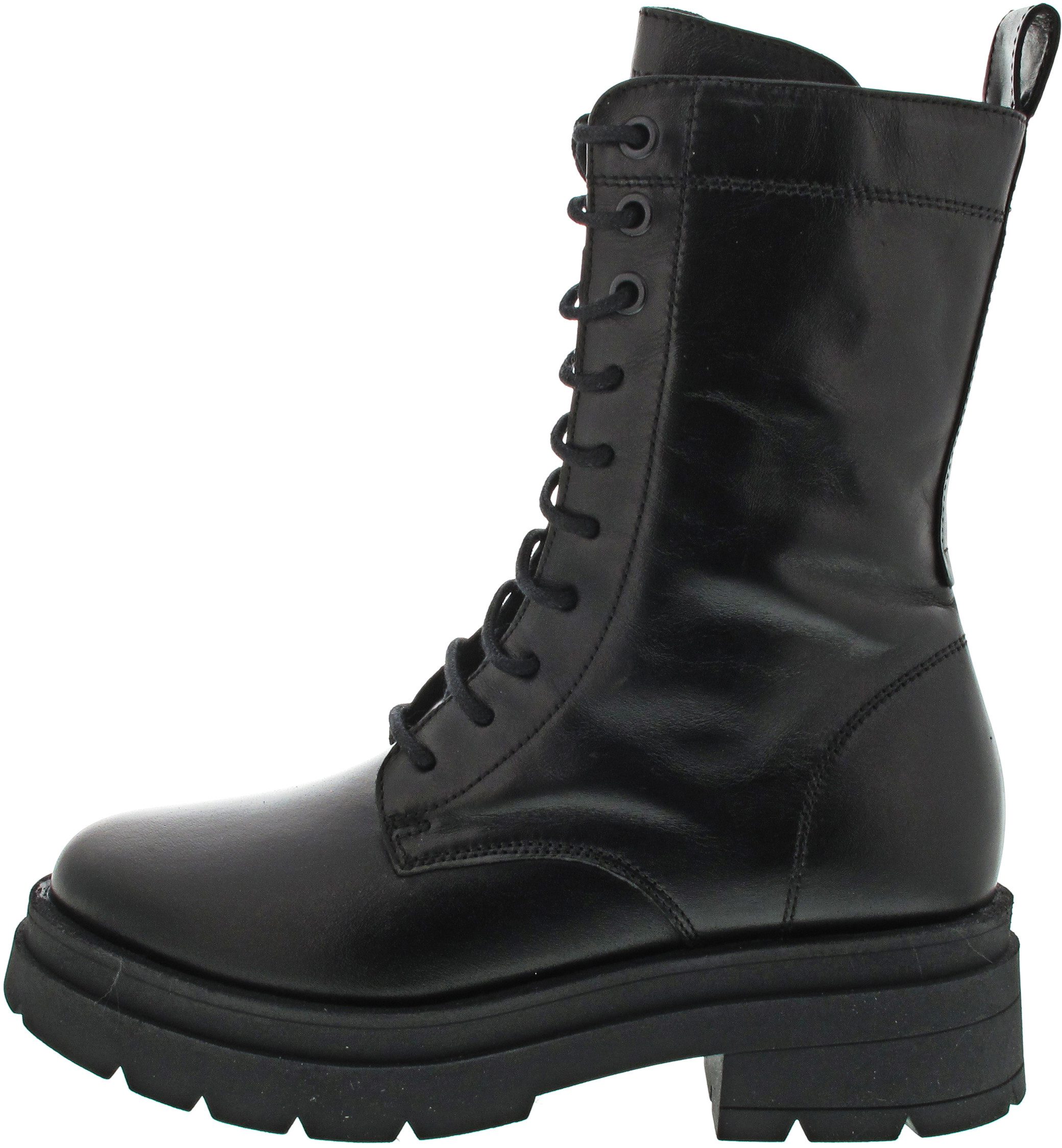 Schnürstiefel