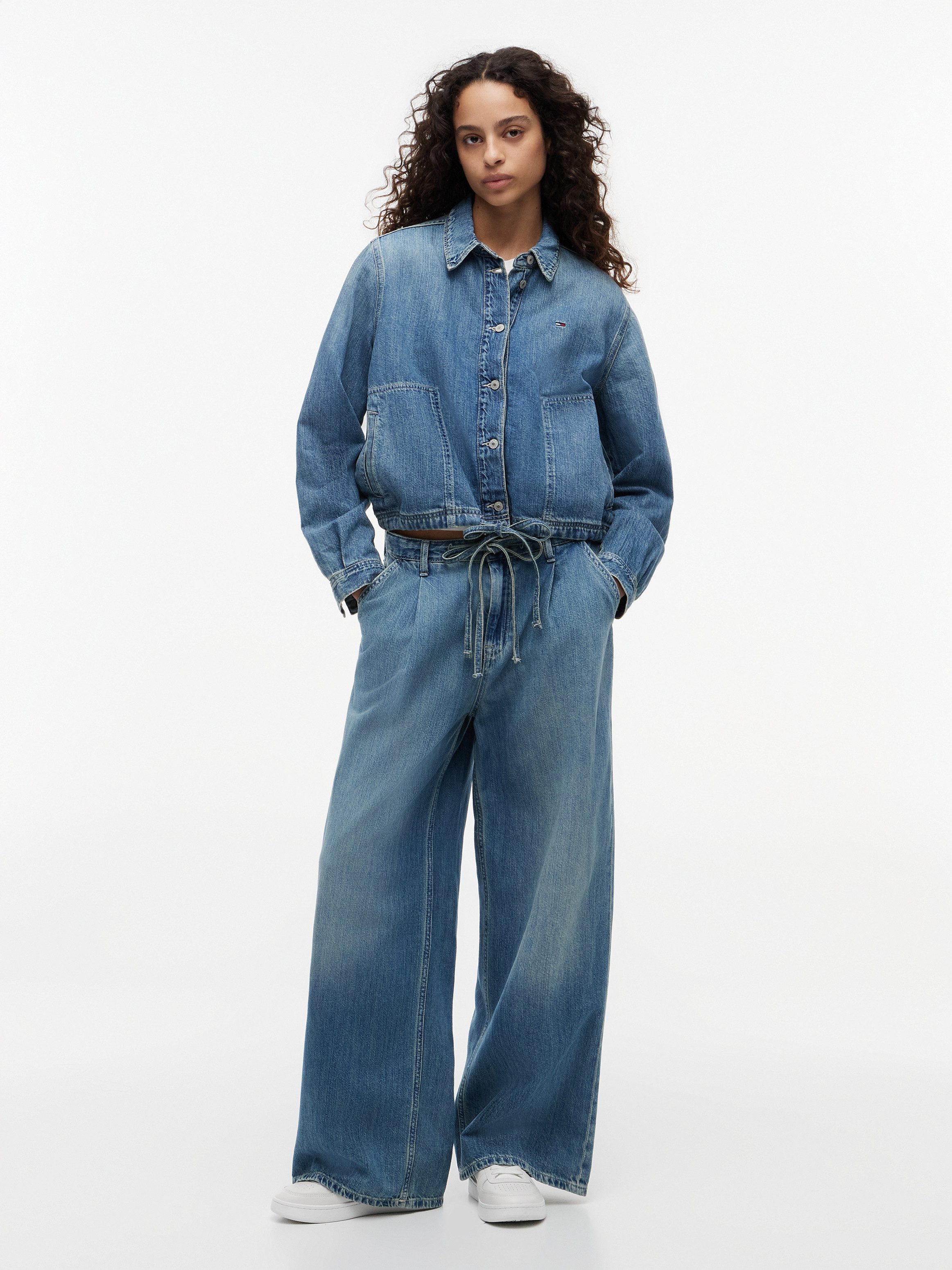 Tommy Jeans Loose-fit-Jeans CHARLIE MR LOOSE W Denim mit Leinen, loose fit, teil-elastisches Bündchen