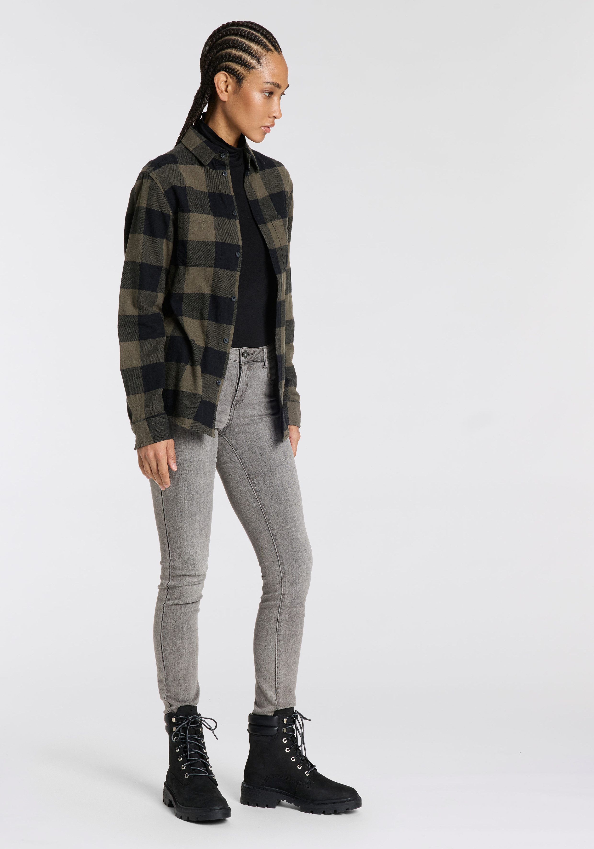 Zum Outfit 7