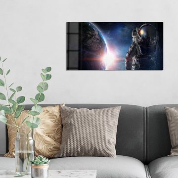 DEQORI Glasbild 'Kosmonaut vor Erdball', 'Kosmonaut vor Erdball', Glas Wandbild Bild schwebend modern