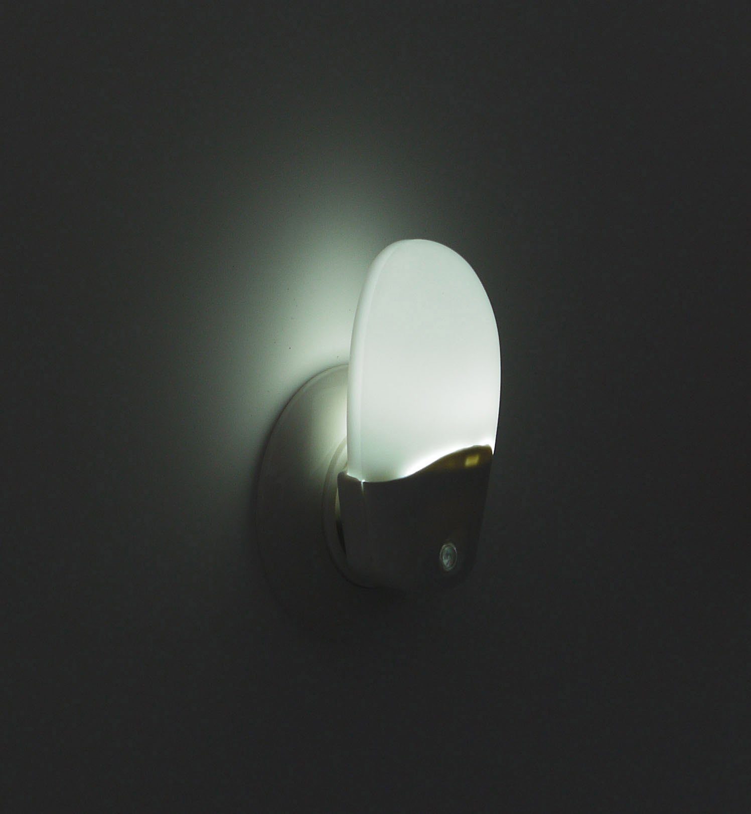 niermann LED Nachtlicht, LED fest 3in1 Dämmerungsensor, Stecker-Nachtlicht mit Stück integriert, 2 Set aus