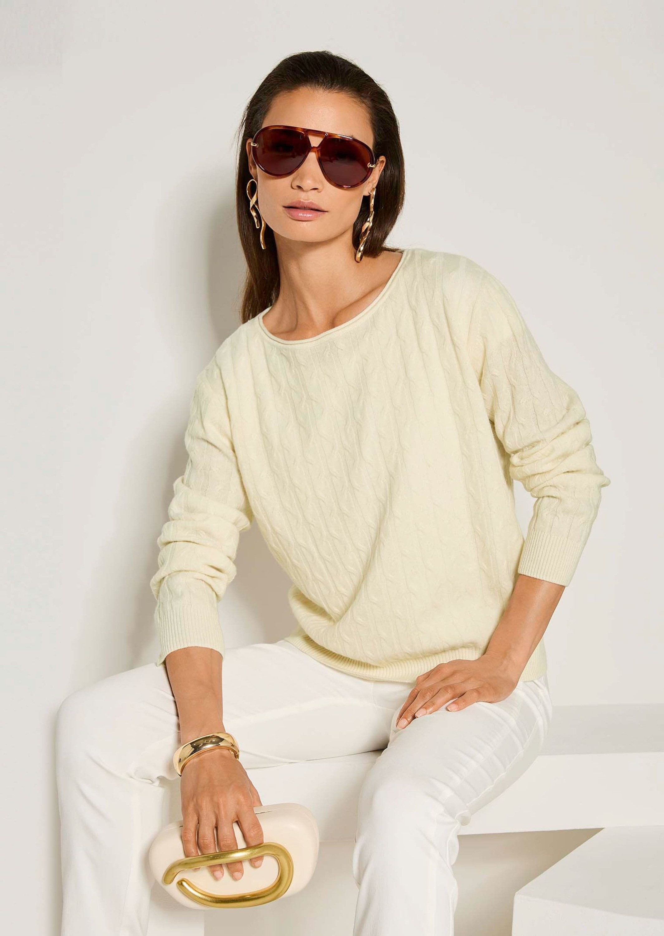 MADELEINE Strickpullover Eleganter Wollpullover mit Zopfmuster Rippstrickpullover mit Rundhals und langen Ärmeln