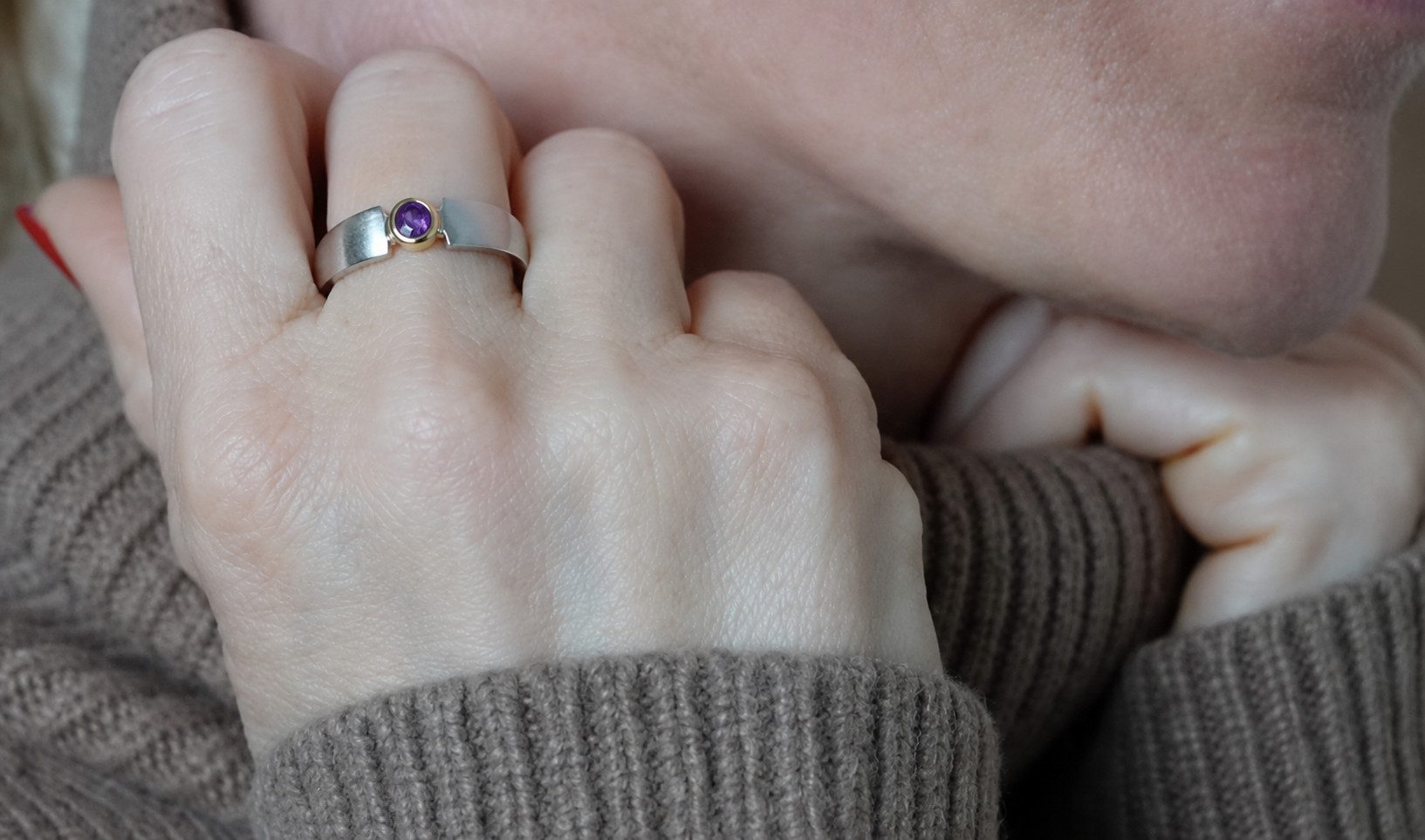 Sogni d'oro Solitärring mit Amethyst und vergoldetem Ringkopf, Silber 925, teilweise vergoldet