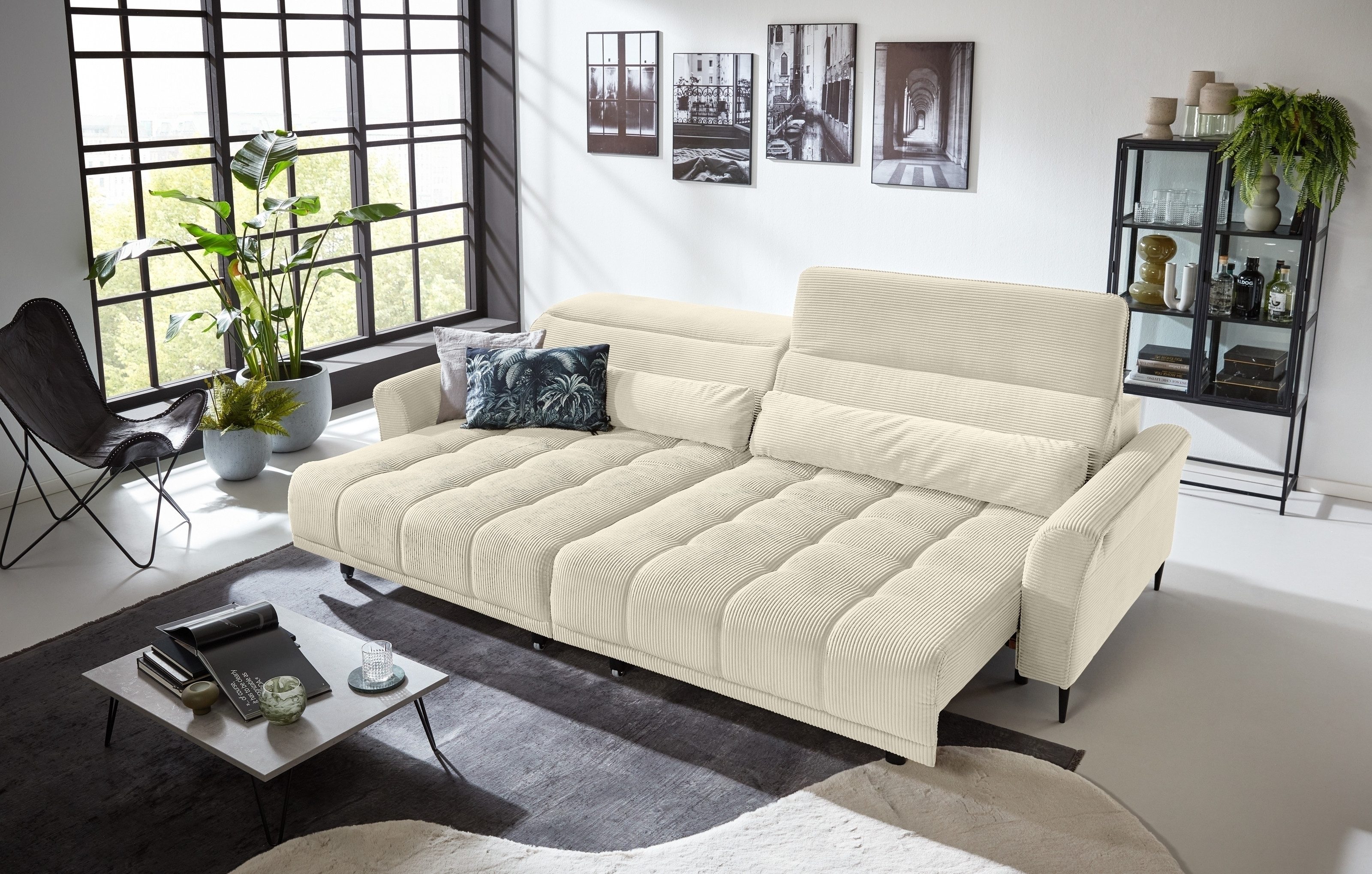Iwaniccy Big-Sofa 2x elektr. Verstellung, 2 Kissen, Cord creme - 280x108x118cm (BxHxT)