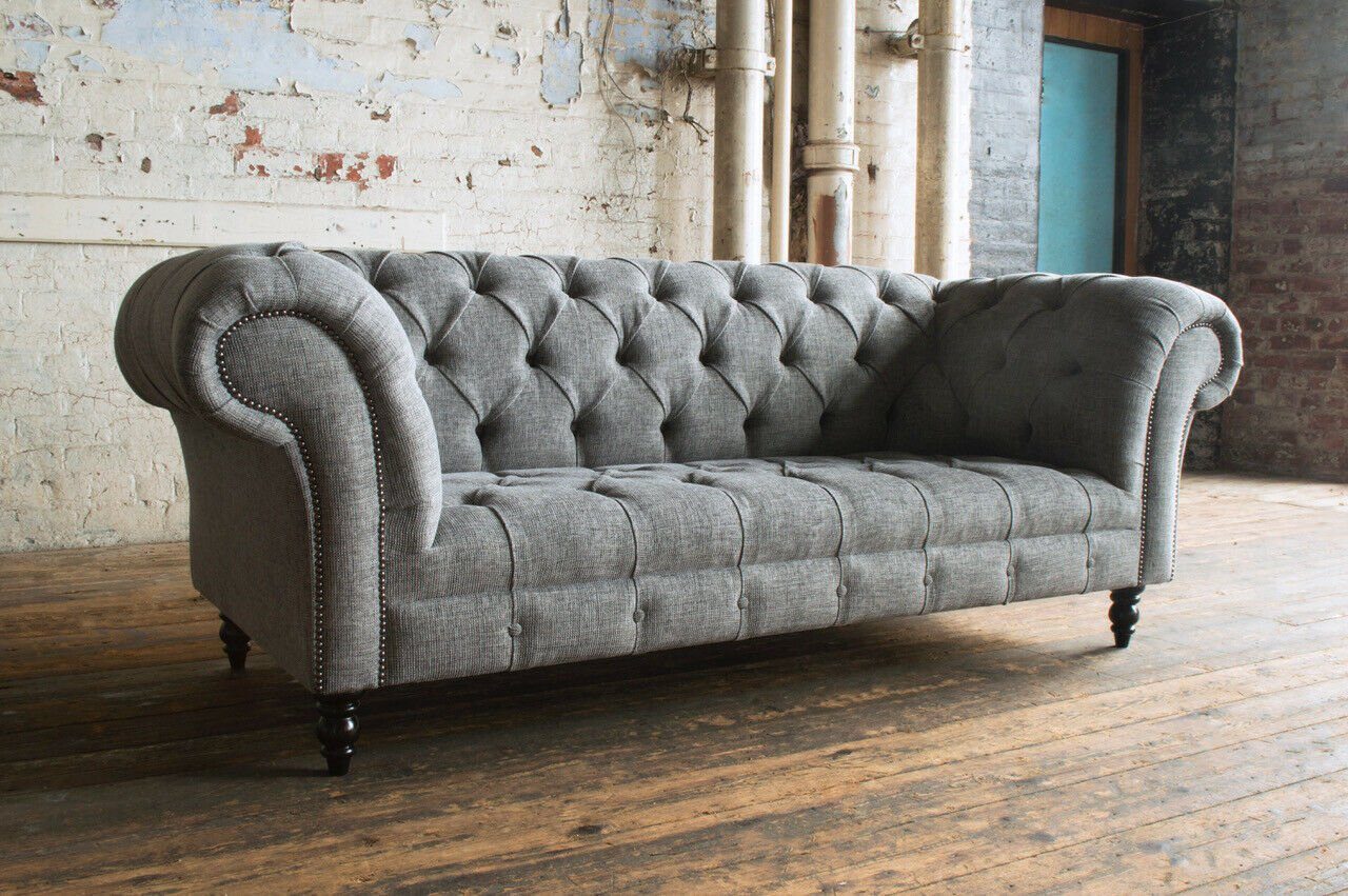 Textil Farben Auswahl mit Couch Couchen Die Chesterfield Knöpfen. Dreisitzer, JVmoebel zur Rückenlehne 100 Chesterfield-Sofa