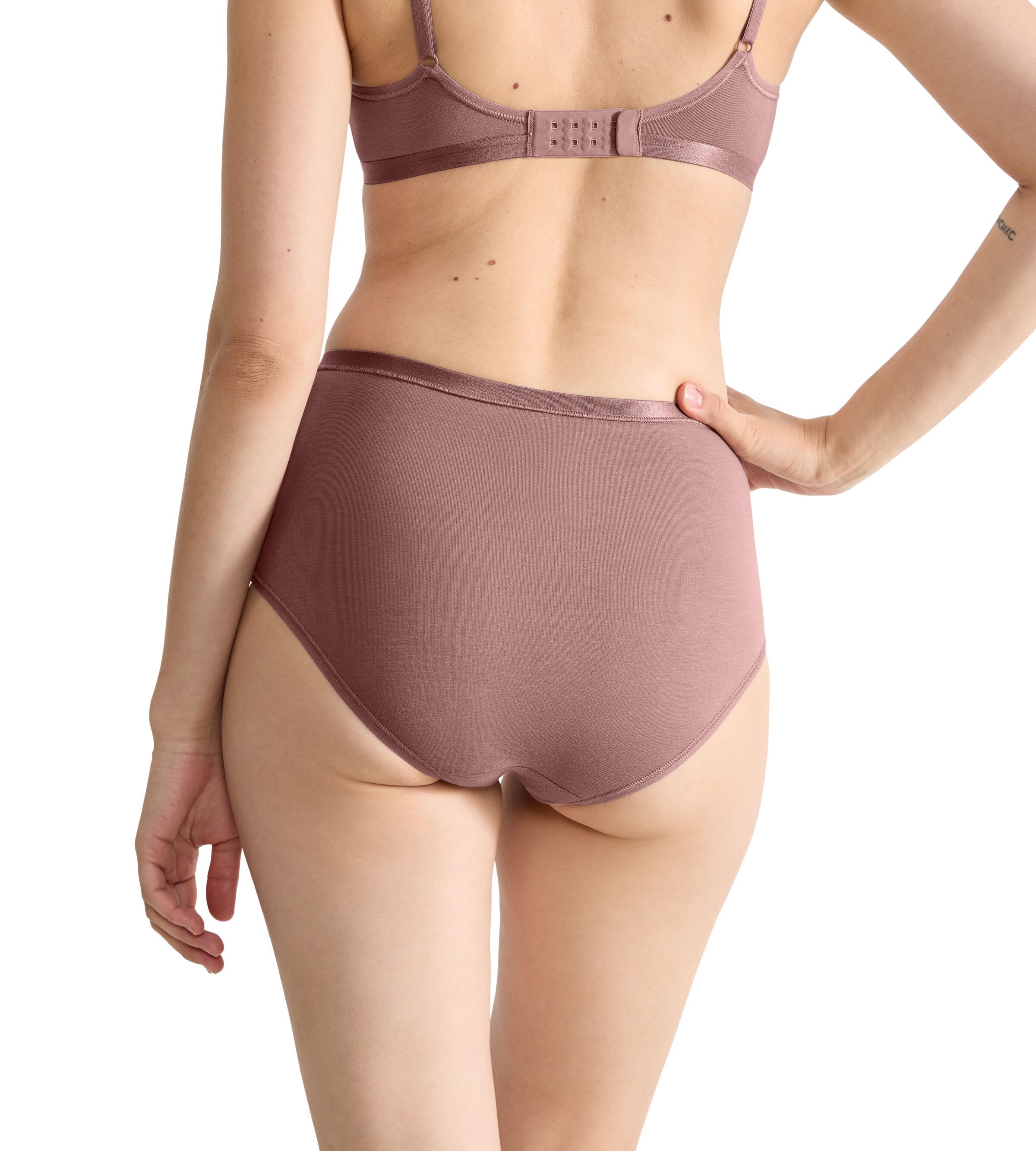 sloggi High-Waist-Slip GO Daily Cotton (3er Pack) Glanz-Effekt Details, hochgeschnittene Taille