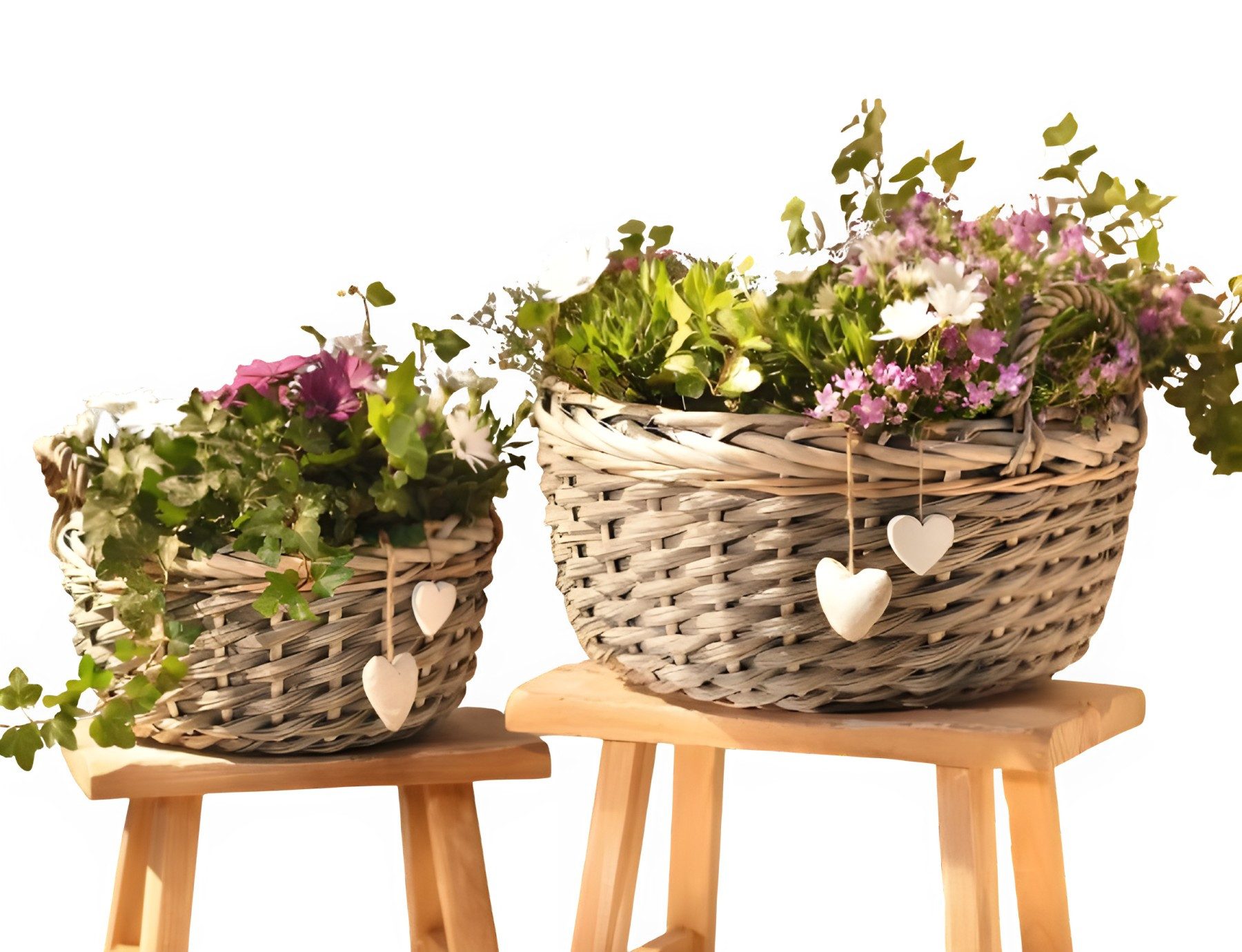 Dekoleidenschaft Pflanzschale Pflanzkörbe aus Weide, grau, Pflanztopf, Blumenschale mit Deko-Herzen (2 St., im Set), Blumenkorb, Weidenkorb, Pflanzgefäß, Tischdeko, Hochzeitsdeko