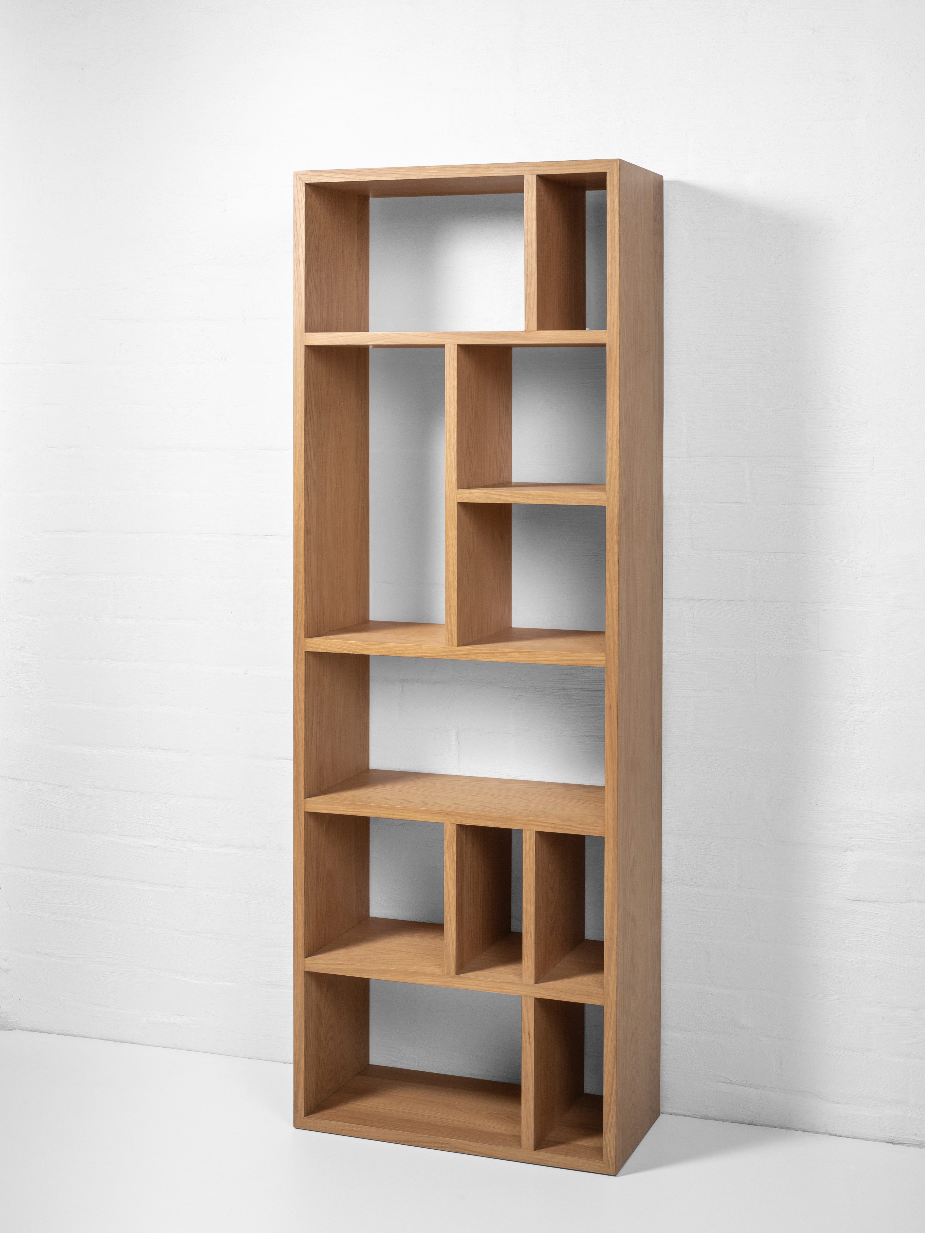 Woodek Design Bücherregal BERGEN 70 aus Eichenfurnier, natur, matt lackierte Oberfläche, vielseitig kombinierbar 1-tlg., Breite 70 cm, Tiefe 35 cm, Höhe 200 cm