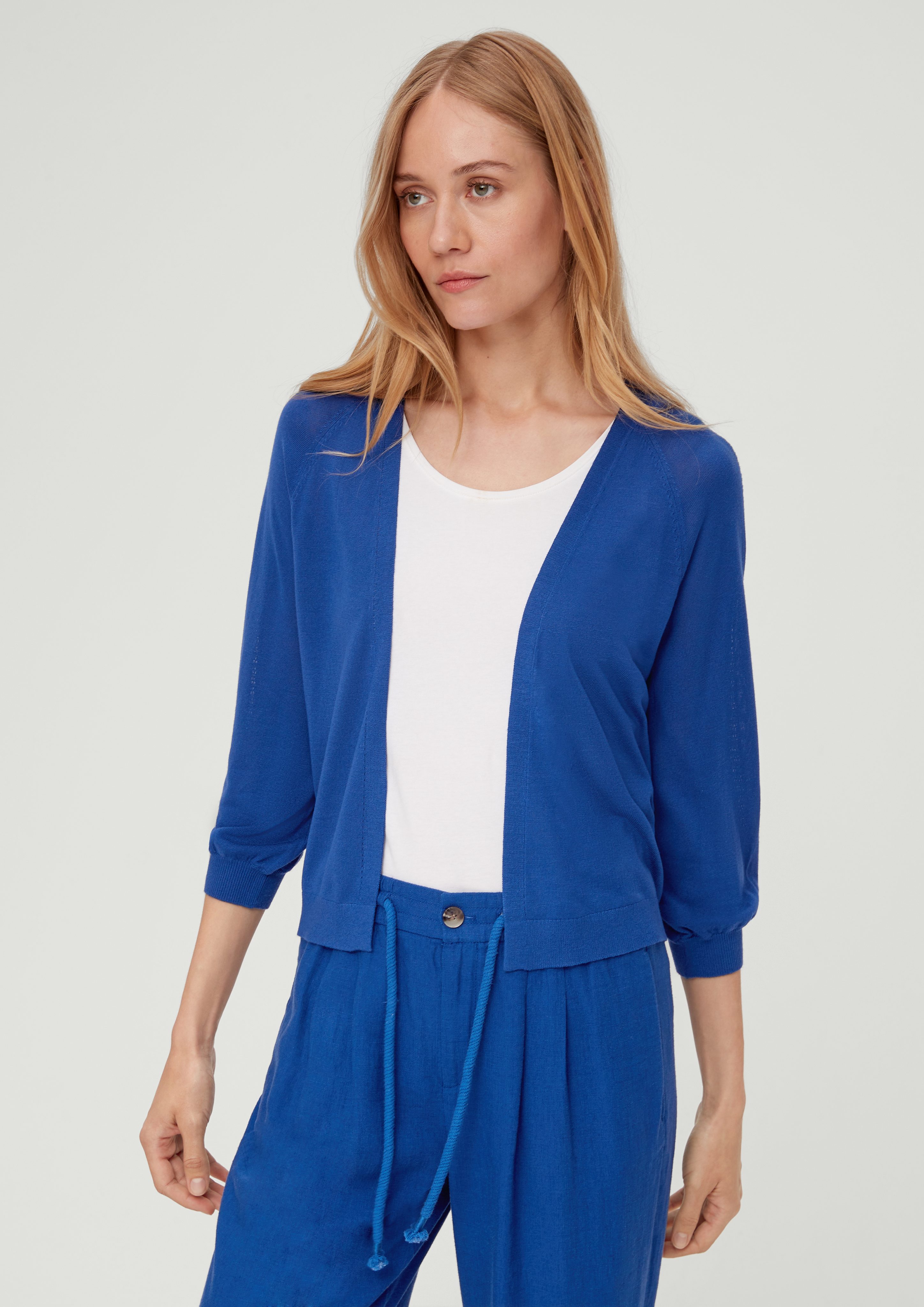 s.Oliver Strickjacke Leichte Strickjacke aus Viskose royalblau