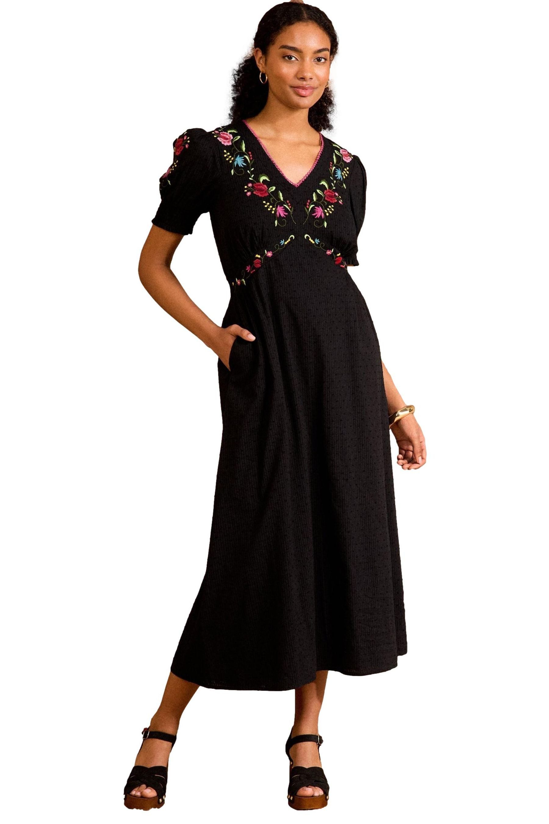 Love & Roses Midikleid Love & Roses Besticktes Midikleid, Regular (1-tlg) günstig online kaufen