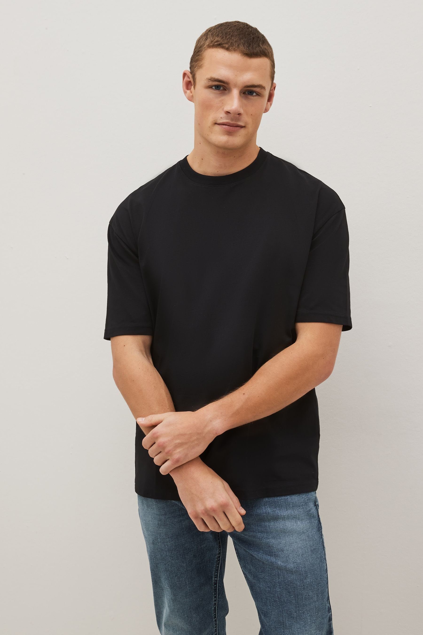 Next T-Shirt Rundhals-T-Shirt im Relaxed Fit (1-tlg) Black