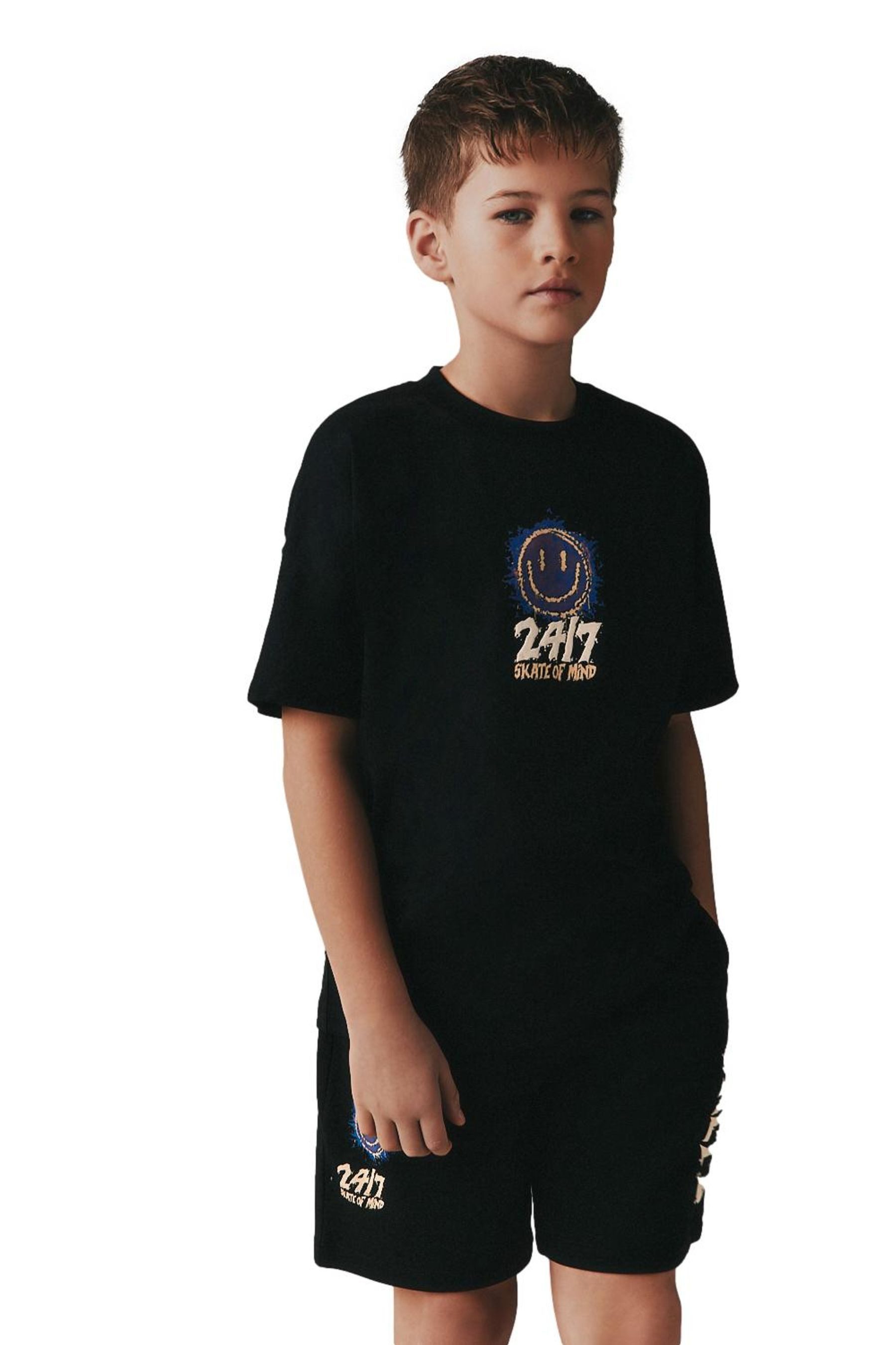 T-Shirt & Shorts Kurzärmeliges T-Shirt und Shorts im Set
