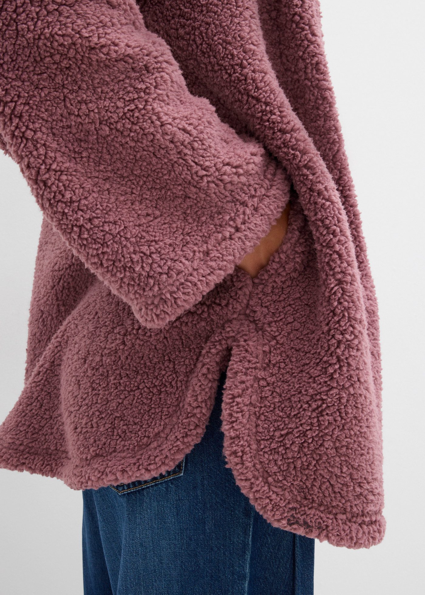 bonprix Fleecejacke aus kuscheligem Teddymaterial, mit 2-Wege-Reißverschluss, in A-Linie – Bild 4 von 5
