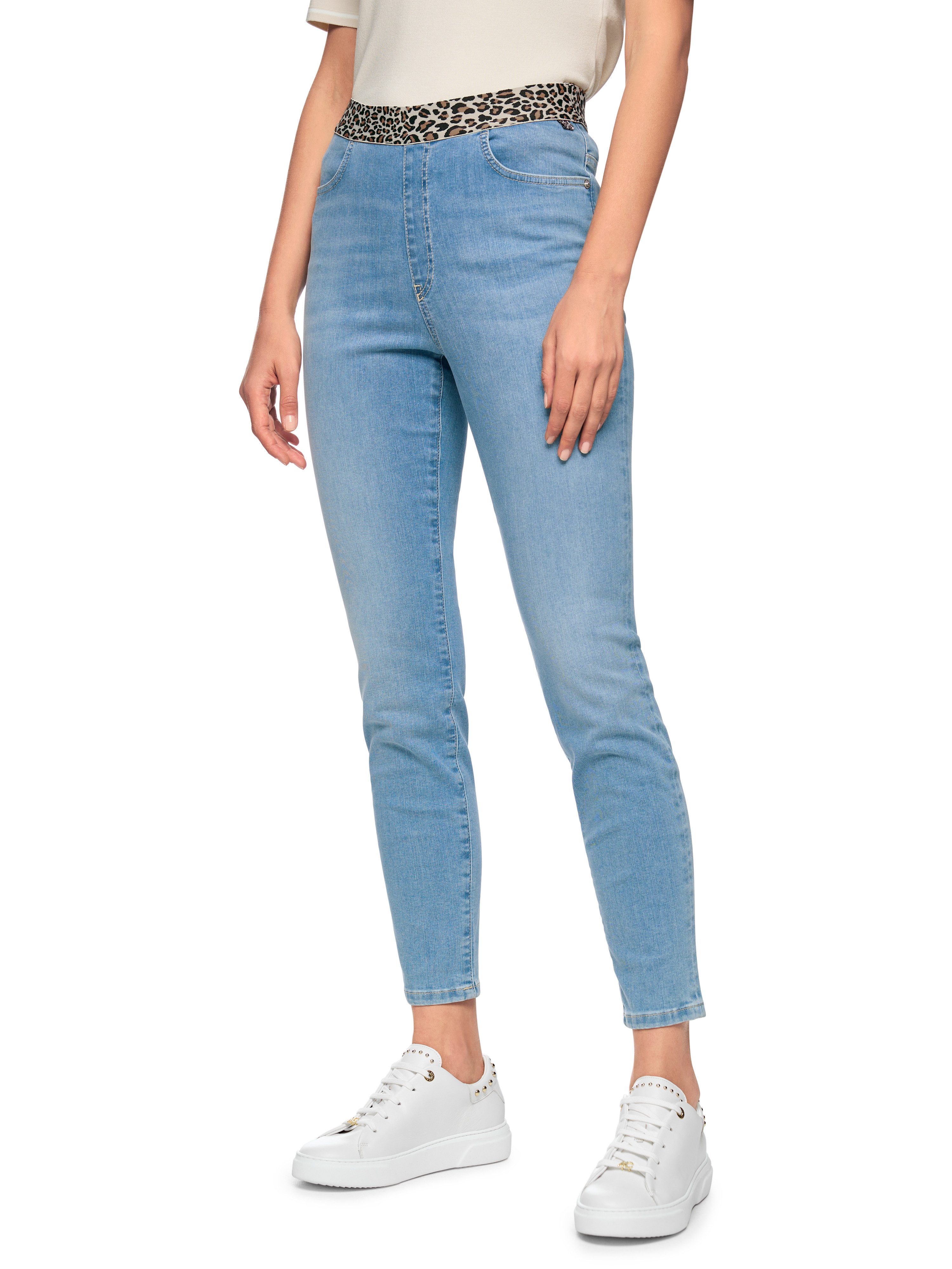 Marc Cain Schlupfjeans Pants Premium Damenmode Model: SOFIA, im Slim Fit, mit Leo-Bund