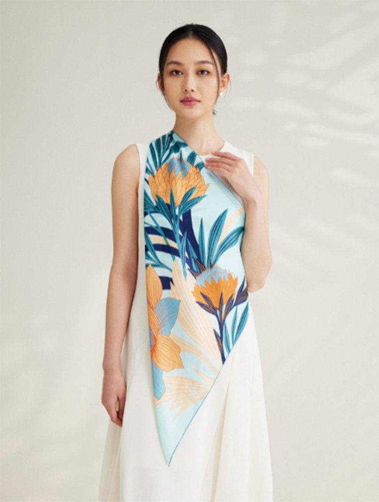 MayTree Seidentuch Premium quadratisch 64x64, wilde Blüte blau, Nickituch, günstig online kaufen