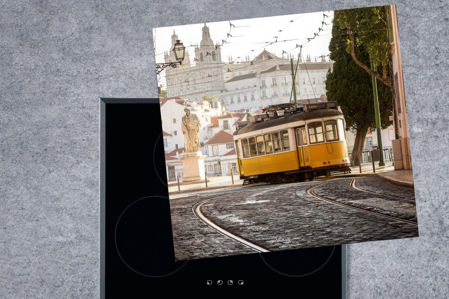 Vinyl, - MuchoWow Statue, cm, Straßenbahn Herdblende-/Abdeckplatte tlg), Lissabon Arbeitsplatte für (1 78x78 - küche Ceranfeldabdeckung,