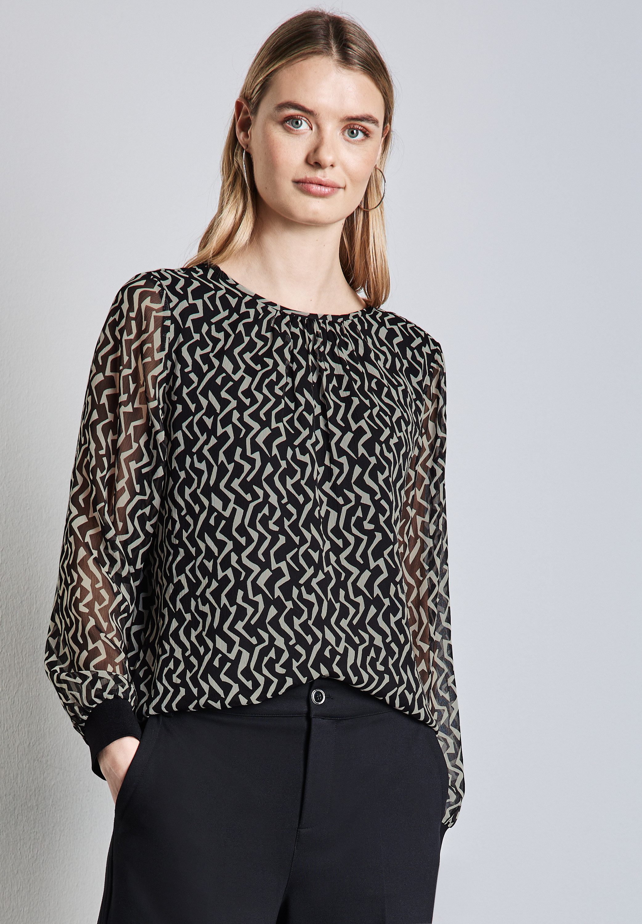 Chiffonbluse