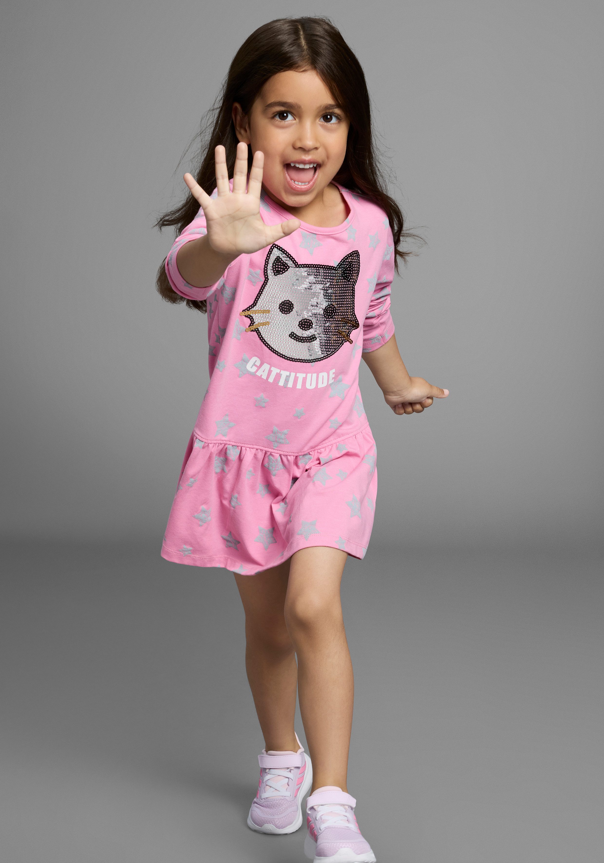 KIDSWORLD Jerseykleid Kleid mit Pailletten Shirtkleid mit süßer Paillettenapplikation
