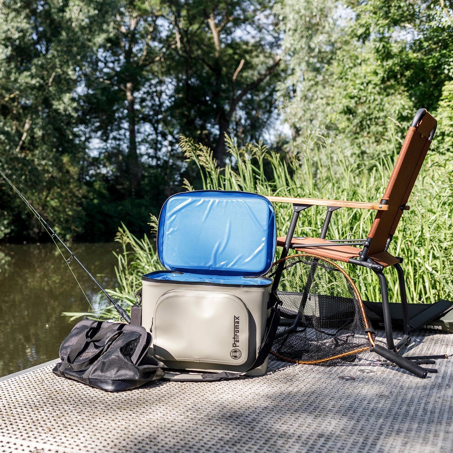 Petromax Thermobehälter Kühltasche 22 Liter sandfarben, Isoliertasche, Picknick, Urlaub, Kühldauer bis zu 4 Tagen