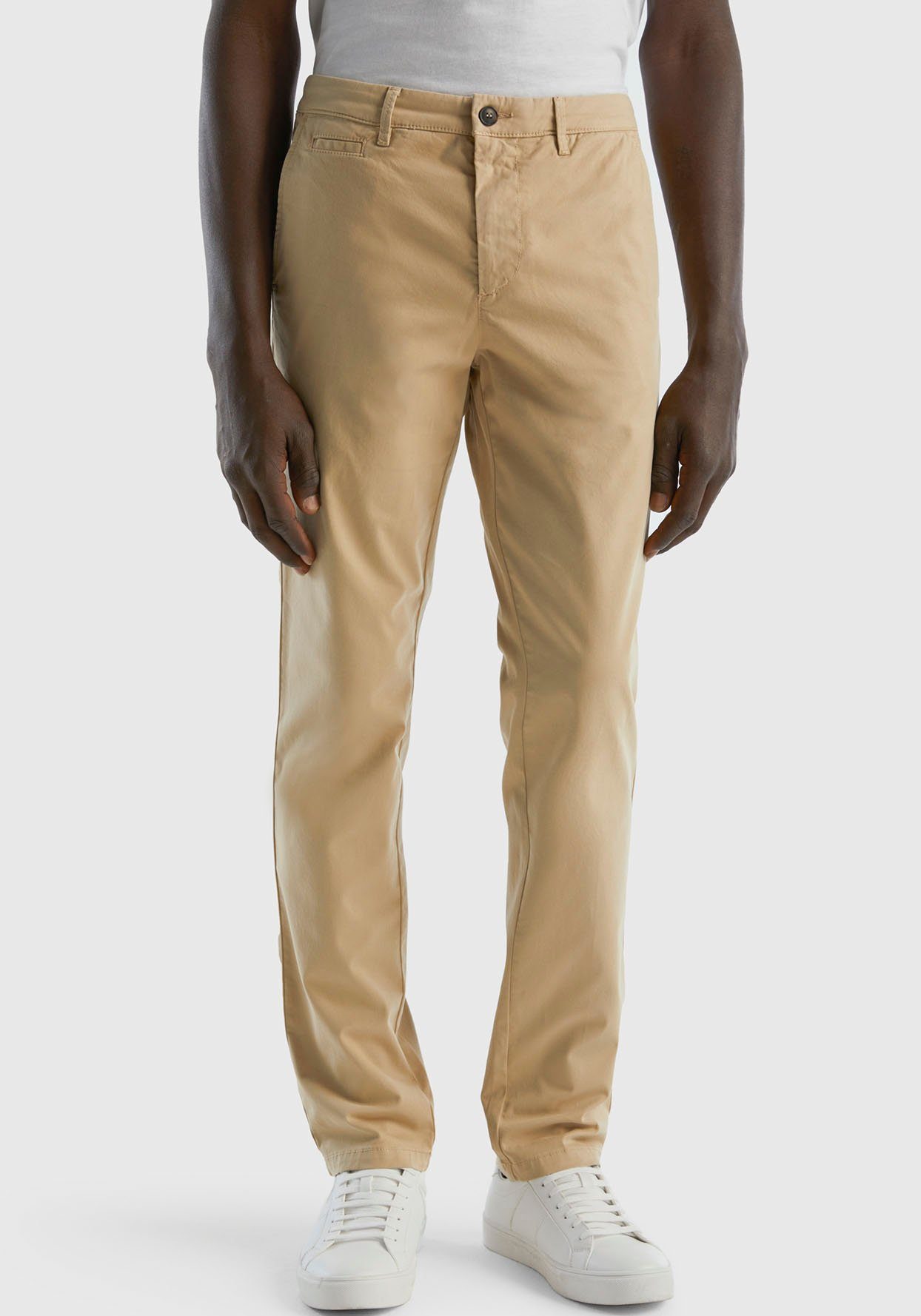 United beige of klassischen im Colors Chinohose Benetton Chino-Look