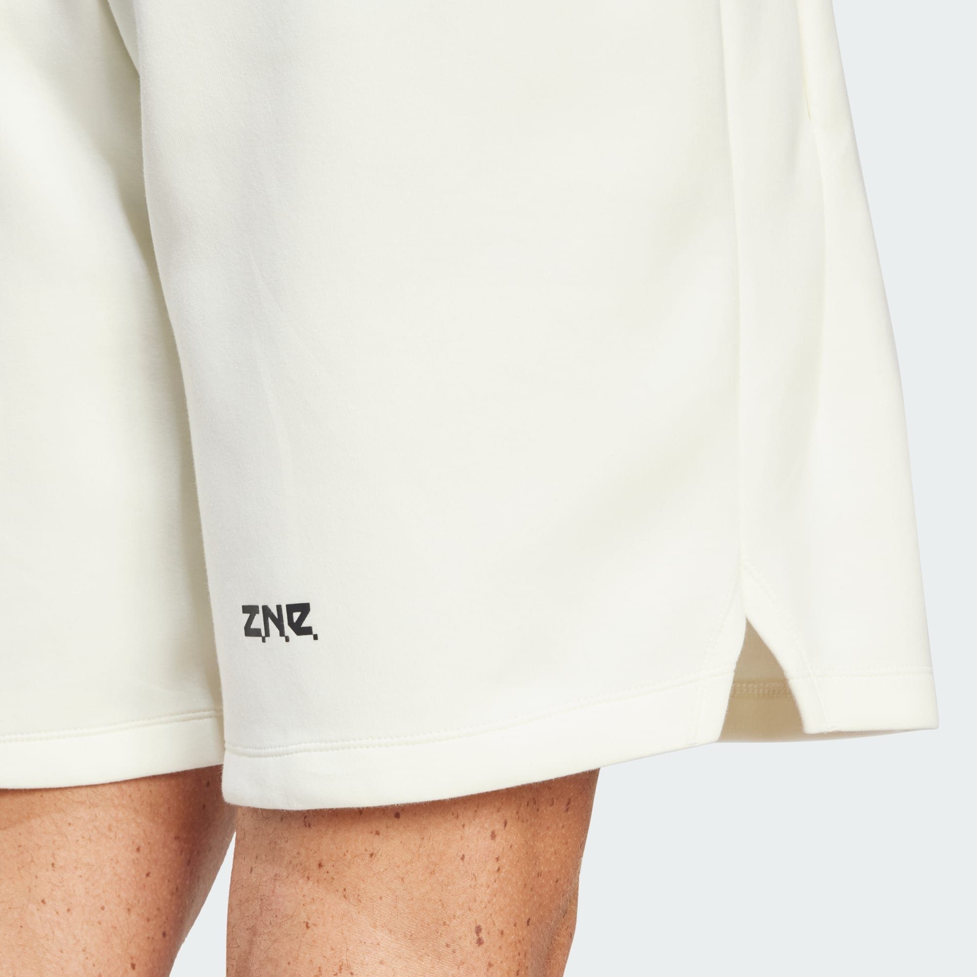 adidas Sportswear Shorts PREMIUM Z.N.E. SHORTS Off White