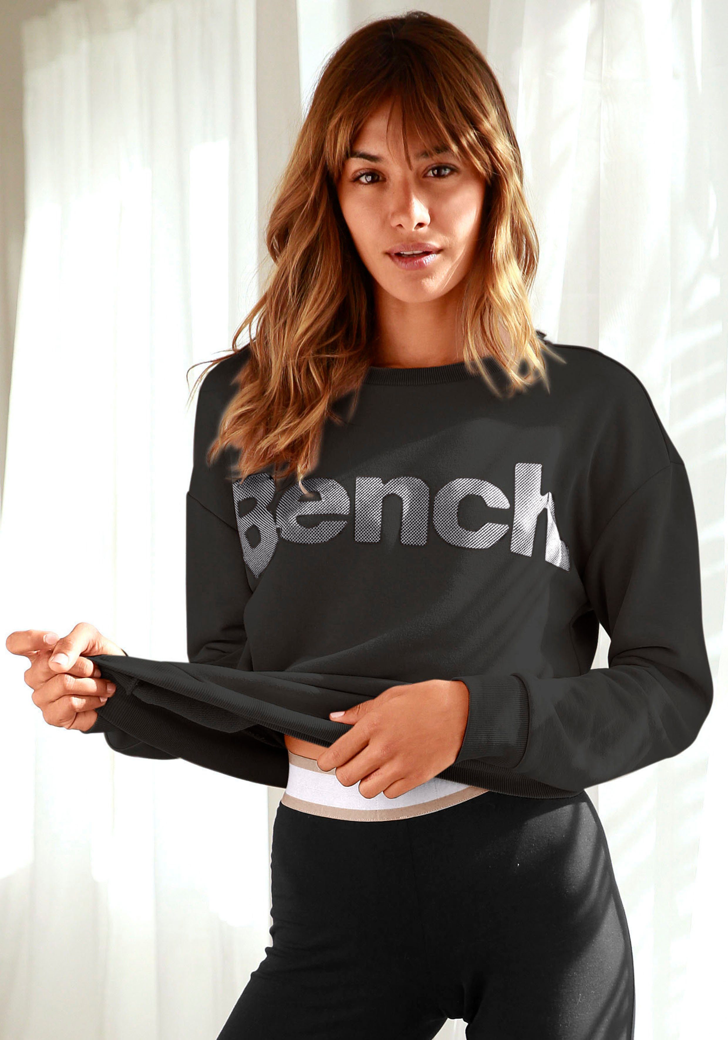 Labeldruck, Bench. Sweatshirt Loungeanzug mit schwarz-taupe