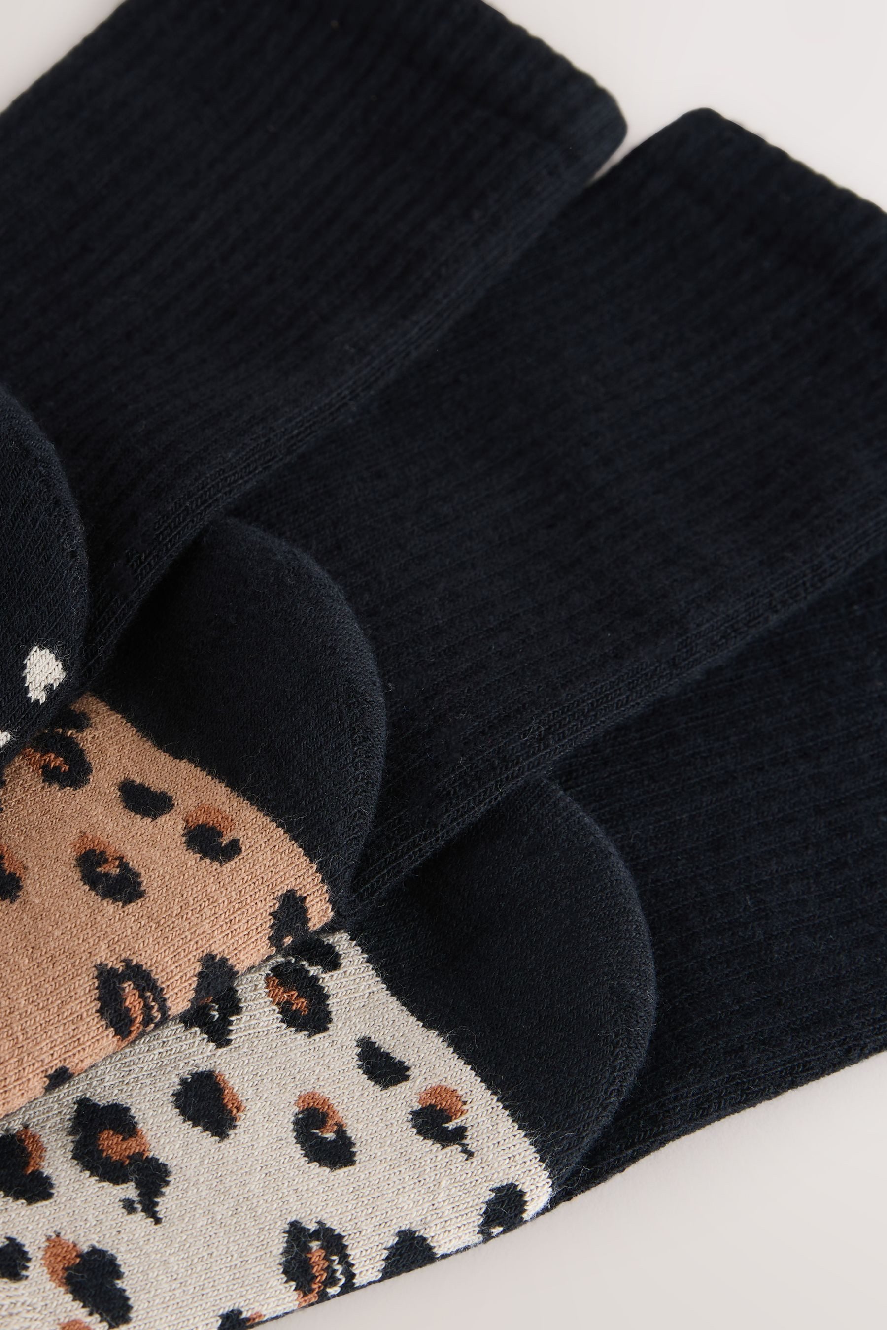 Next Kurzsocken Sportsocken mit Animalprint + Fußbett, 3er-Pack (1-Paar)