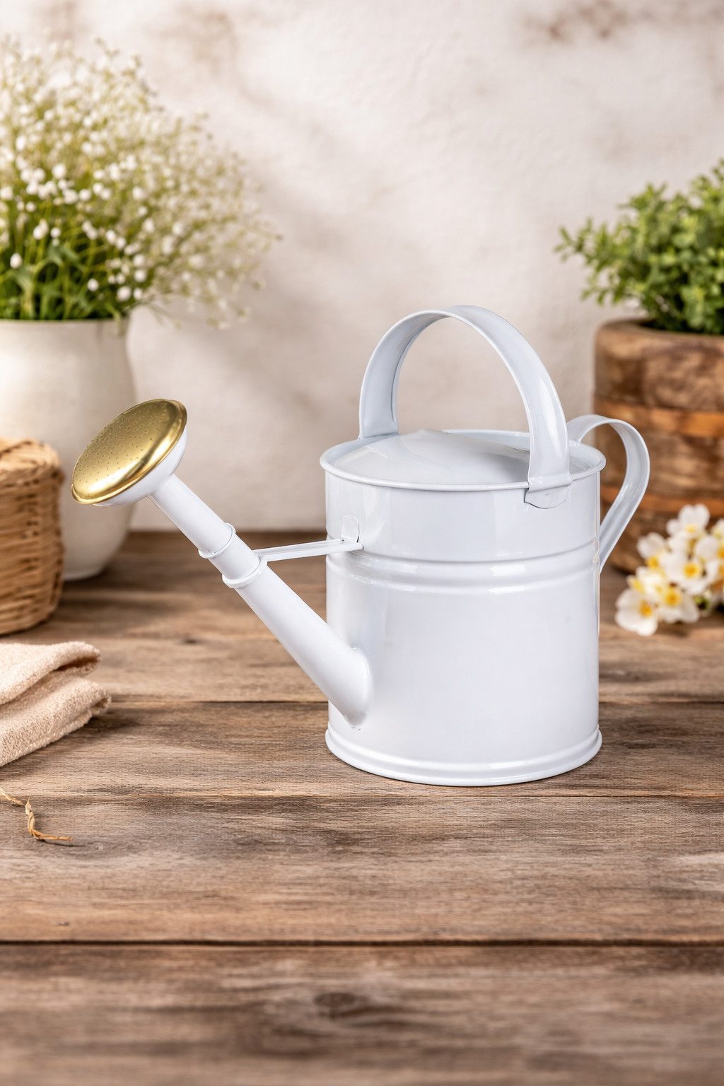 MarieAnn No.25 Gießkanne Gießkanne Metall 5L Vintage Weiß Gold Gartenkanne, Ergonomischer Griff für sicheren Halt