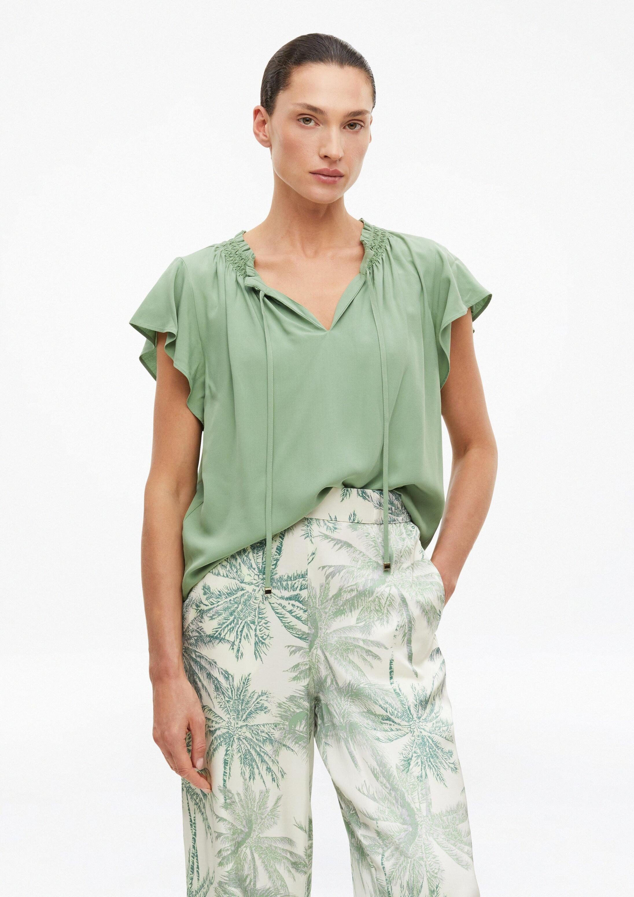 s.Oliver Kurzarmbluse Bluse Viskose-Bluse mit Smok-Details
