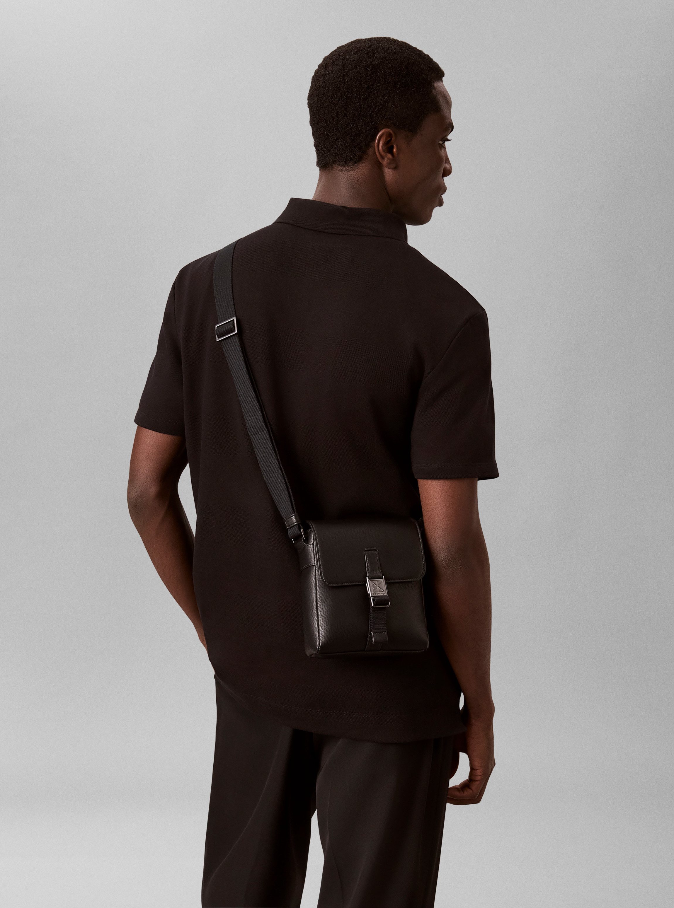 Calvin Klein Umhängetasche EMBLEM HW REPORTER, Unisex Corss Body Bag, Schultertasche mit edlem Verschluss