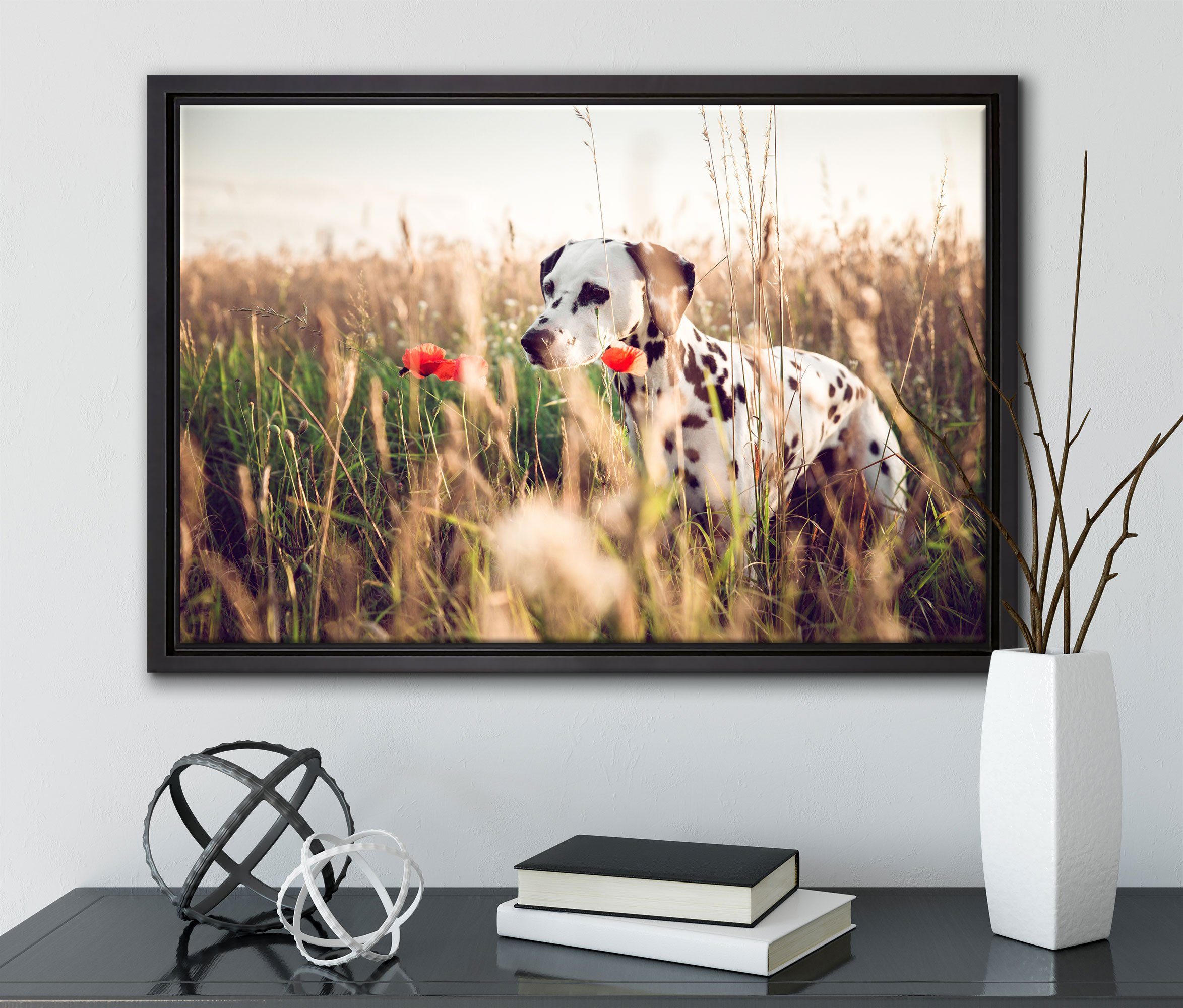 Pixxprint Leinwandbild Neugieriger Hund im gefasst, Wanddekoration (1 fertig in einem Zackenaufhänger Schattenfugen-Bilderrahmen inkl. Leinwandbild bespannt, Feld, St)