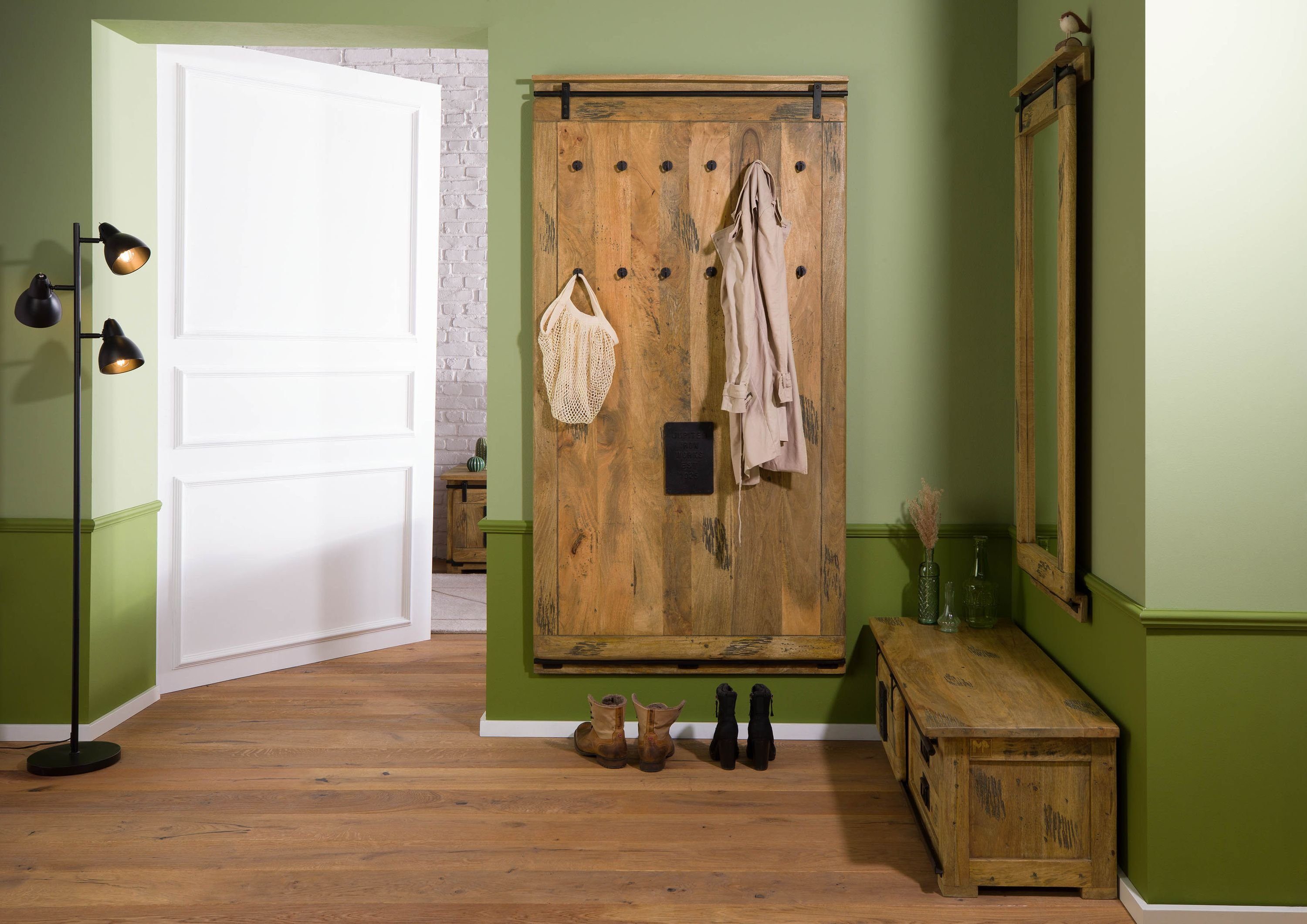 Massivmoebel24 Wandgarderobe RAILWAY (Wandgarderobe Mango 100x8x190 natur lackiert RAILWAY #1008), Wandgarderobe Mango 100x8x190 natur lackiert RAILWAY #1008
