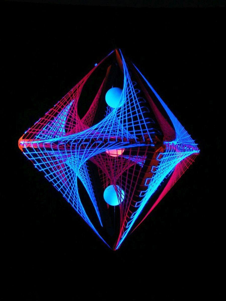 Dekoobjekt 3D Shadow", 60cm, StringArt Schwarzlicht Fadendeko Schwarzlicht unter Oktaeder PSYWORK "Pink UV-aktiv, leuchtet