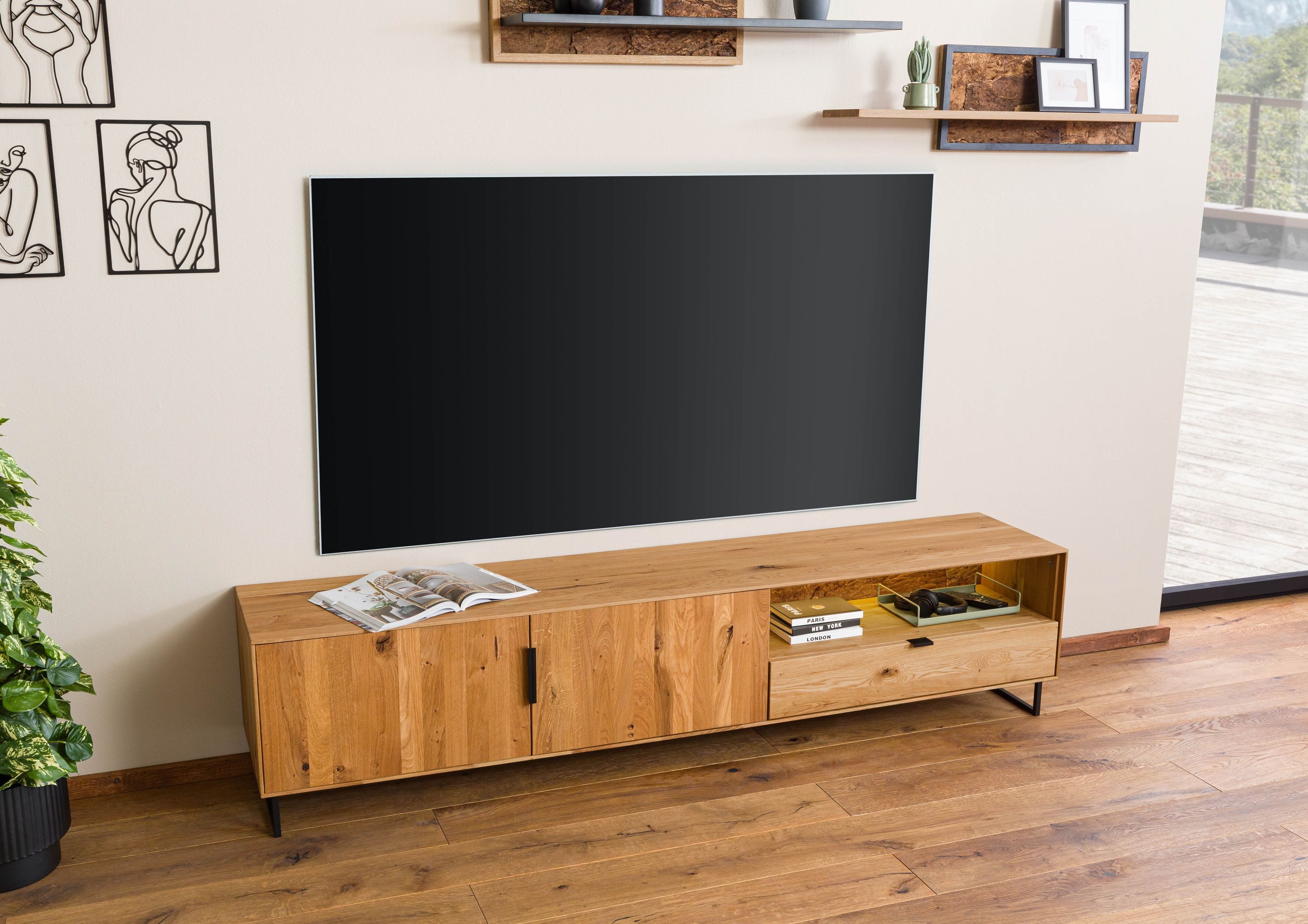 Massivmoebel24 Lowboard LINDAU (Massivholz), Wildeiche mit Holztür 220x43x51 natur geölt LINDAU #26