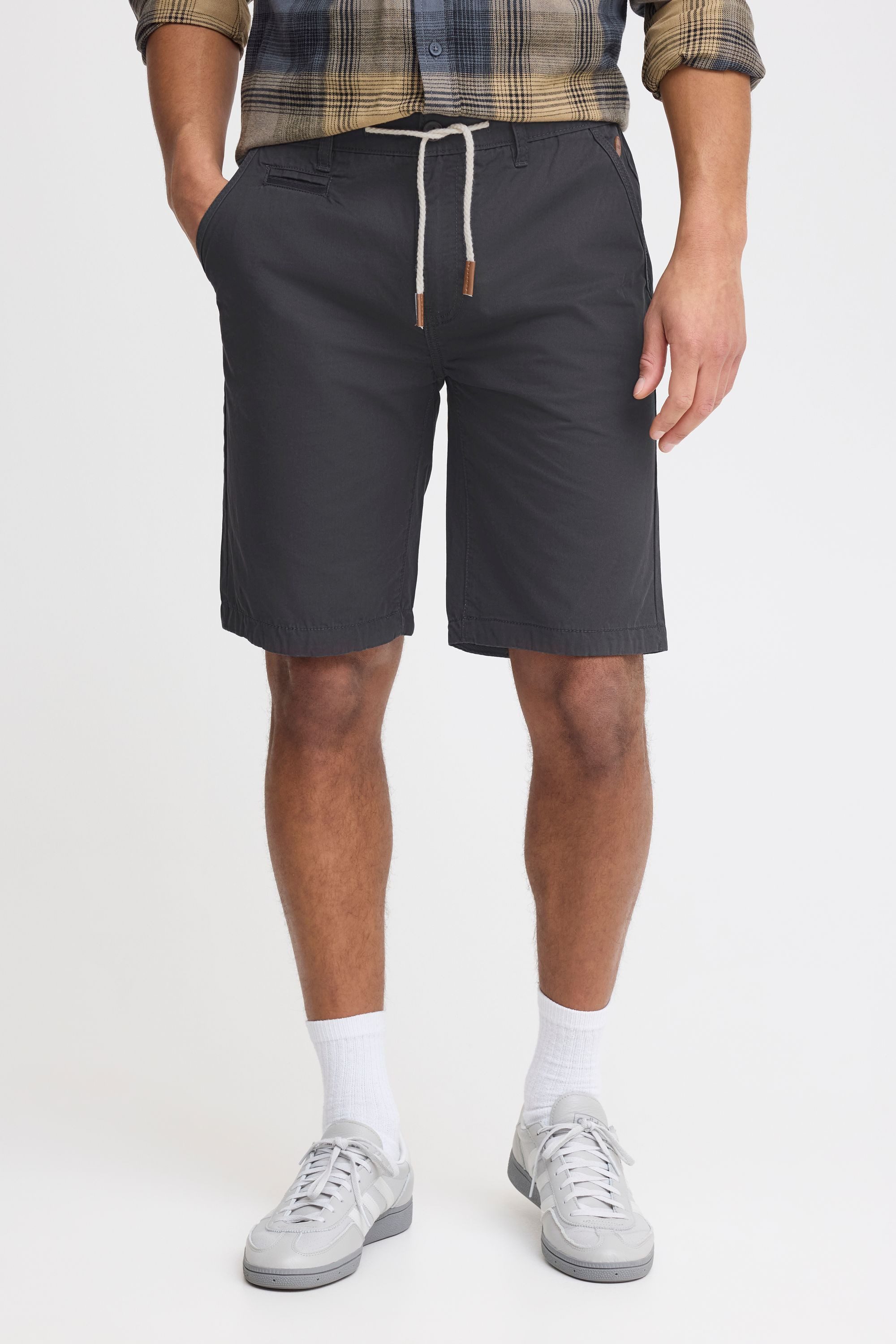 Blend Chinoshorts BHKaito Chino Shorts mit weißen Kontrastkordeln günstig online kaufen