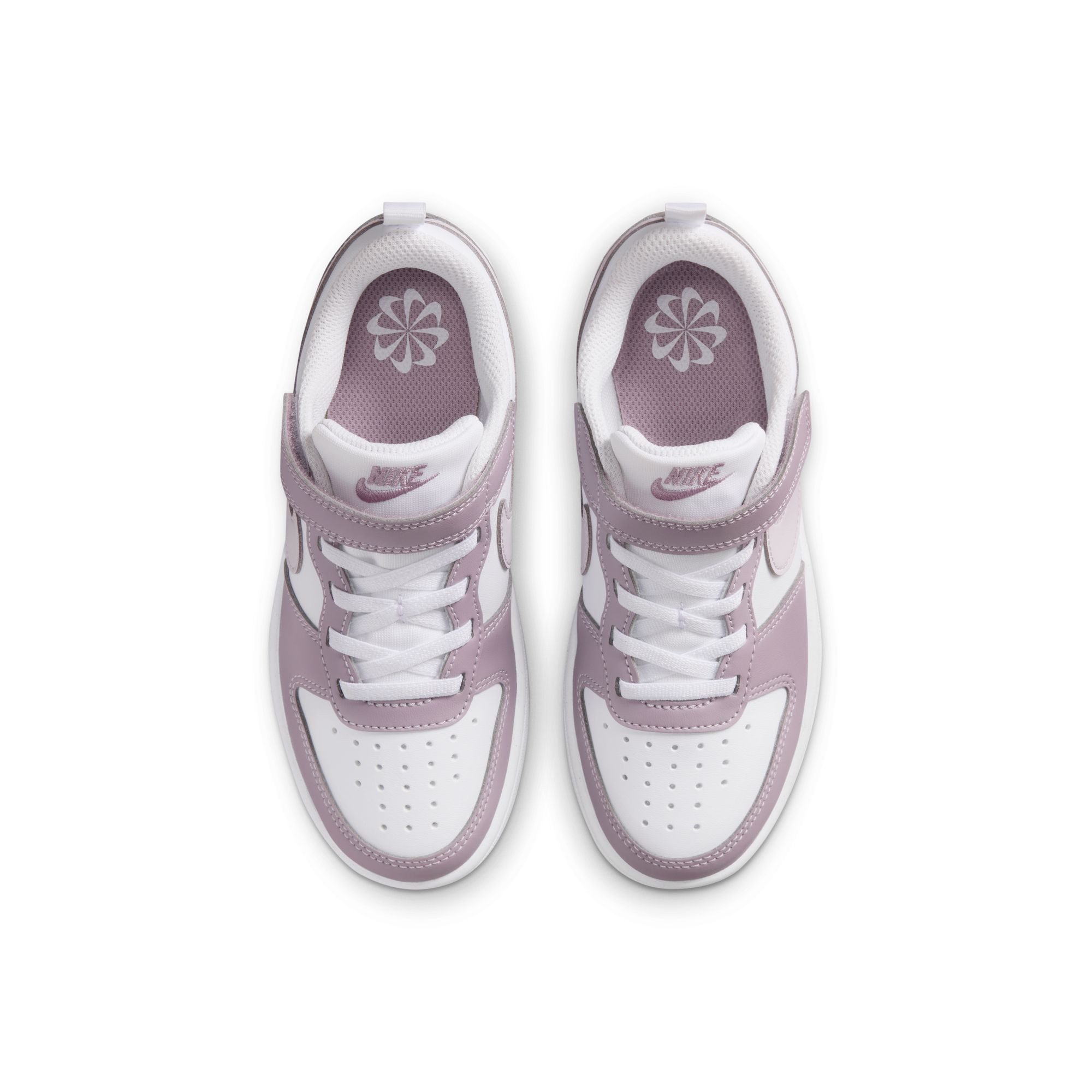 Nike Sportswear Court Borough Low Recraft (PS) Sneaker Design auf den Spuren des Air Force 1