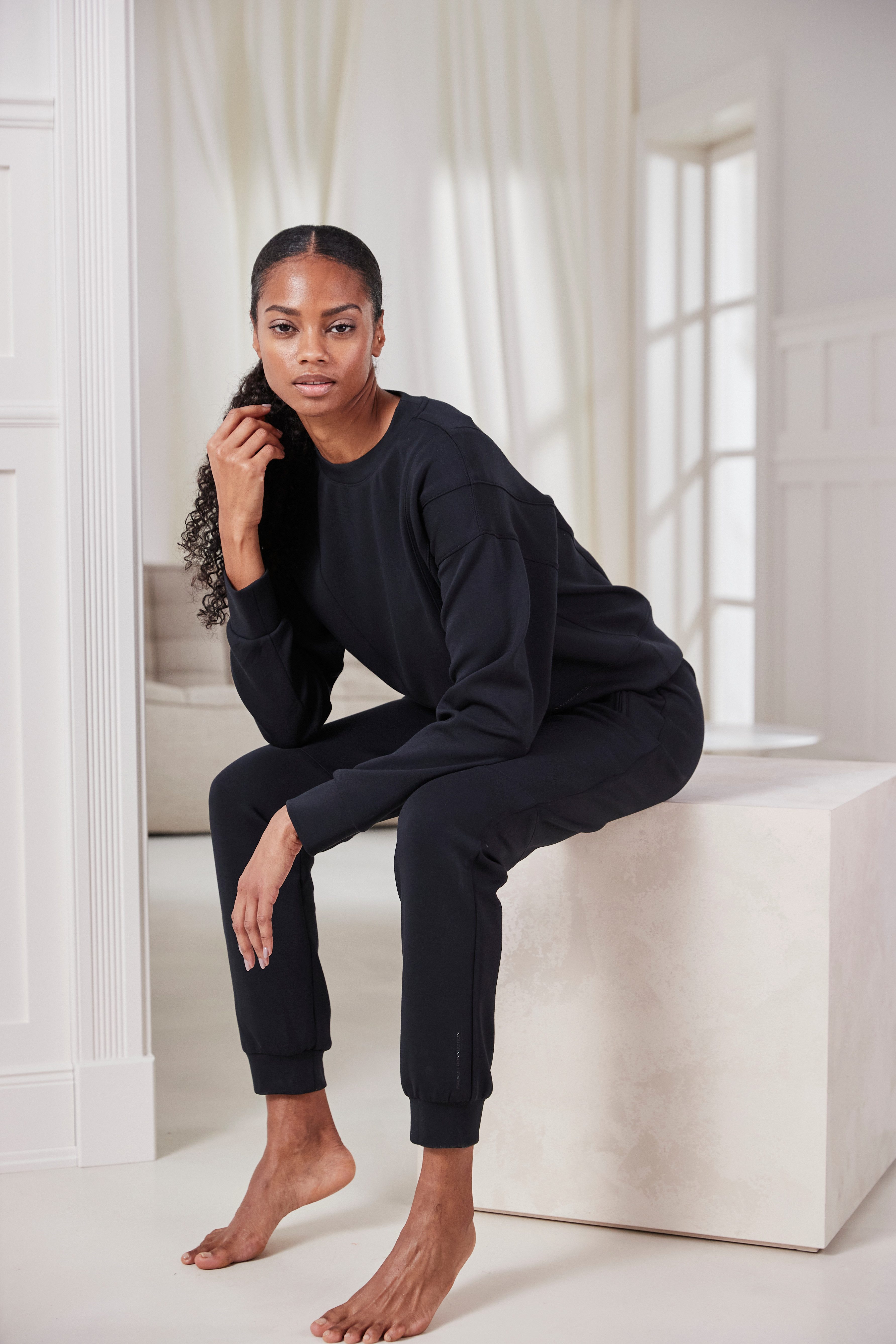 French Connection Sweatshirt mit überschnittenen Schultern