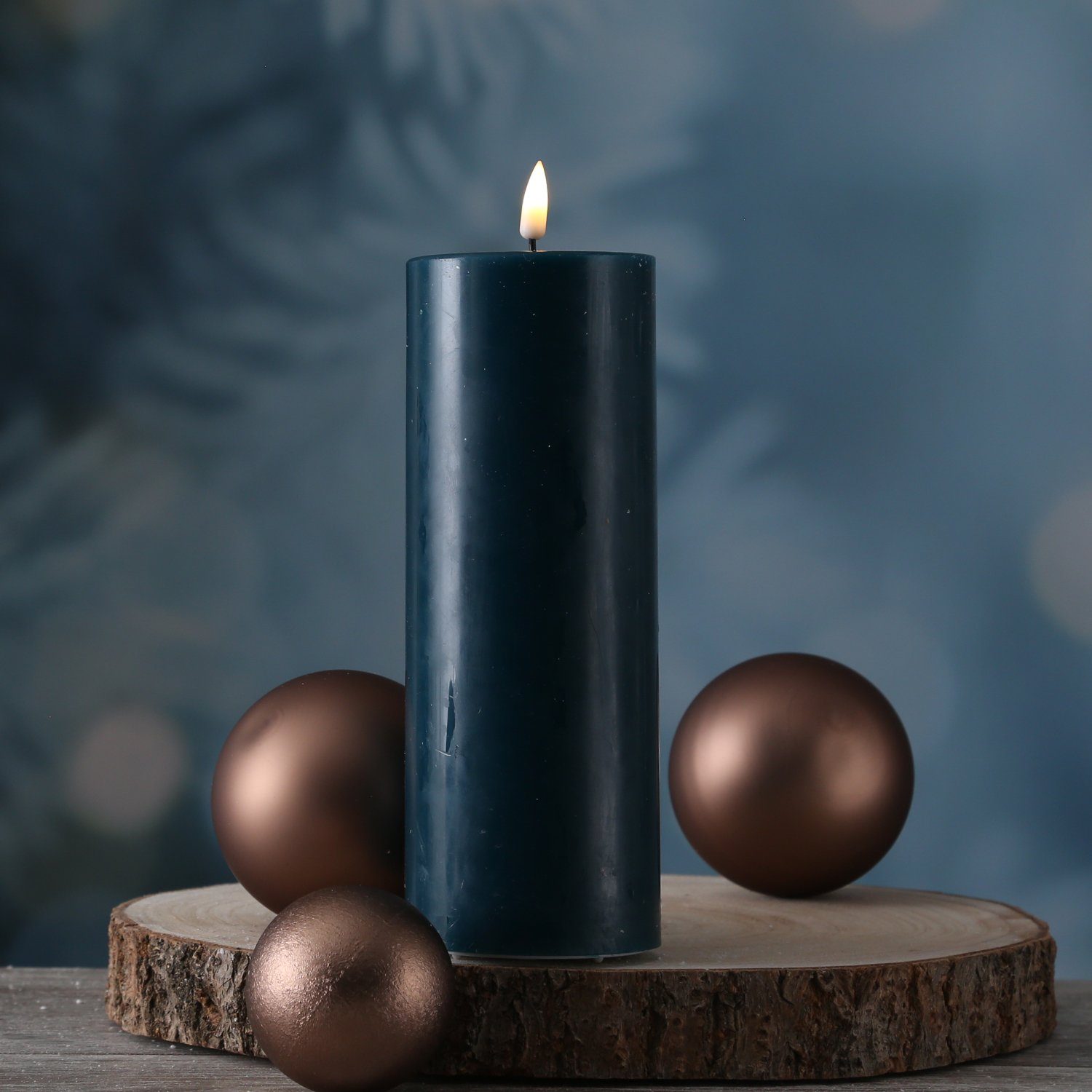 Deluxe Homeart LED-Kerze Mia Deluxe Echtwachs flackernd Wachsspiegel H: 20cm D: 7,5cm petrol (1-tlg)