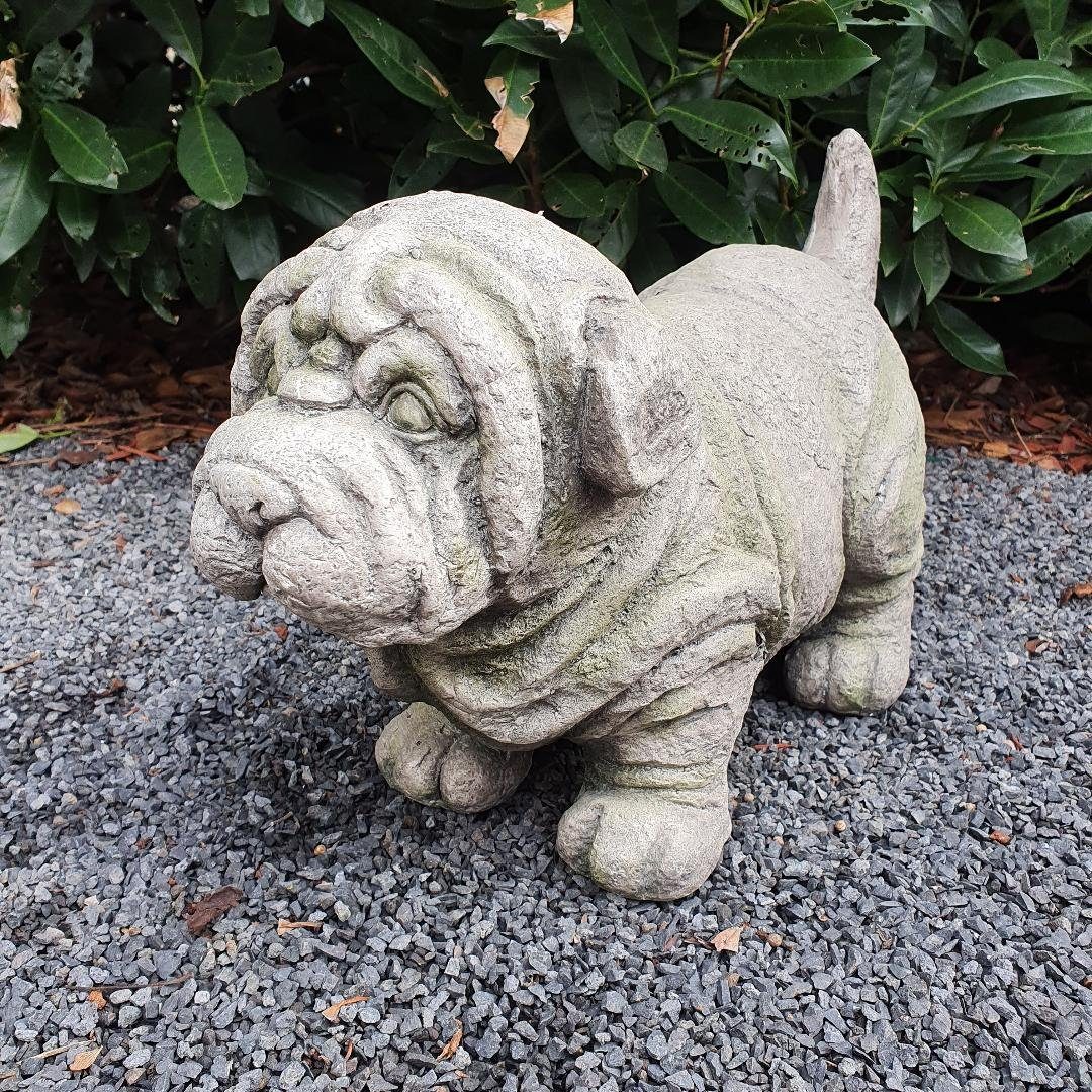 Aspinaworld Gartenfigur Hunde Mops Figur 25 cm wetterfest
