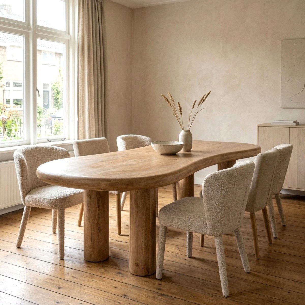 LEVEN Lifestyle Esstisch NIEVEL Mangoholz Natur Organische Form, Wahlweise in 250 x 110 cm oder 300 x 120 cm