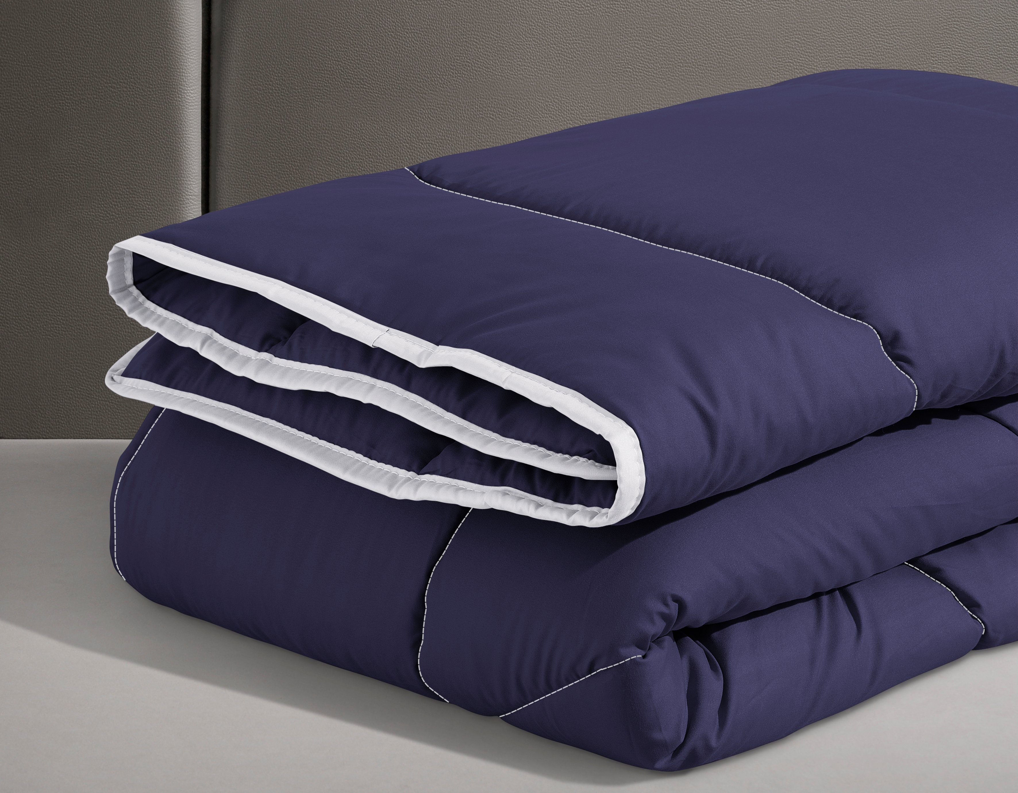 OTTO home Microfaserbettdecke Microlux, Bettdecke 135x200 cm und Übergrößen bis 240x220cm, Füllung: Feuchtigkeitsregulierende 3D Klimafaser (Polyester), Bezug: Microfaser-Feinbatist, fest versteppter Bezug - keine Bettwäsche nötig, Sommer, Winter