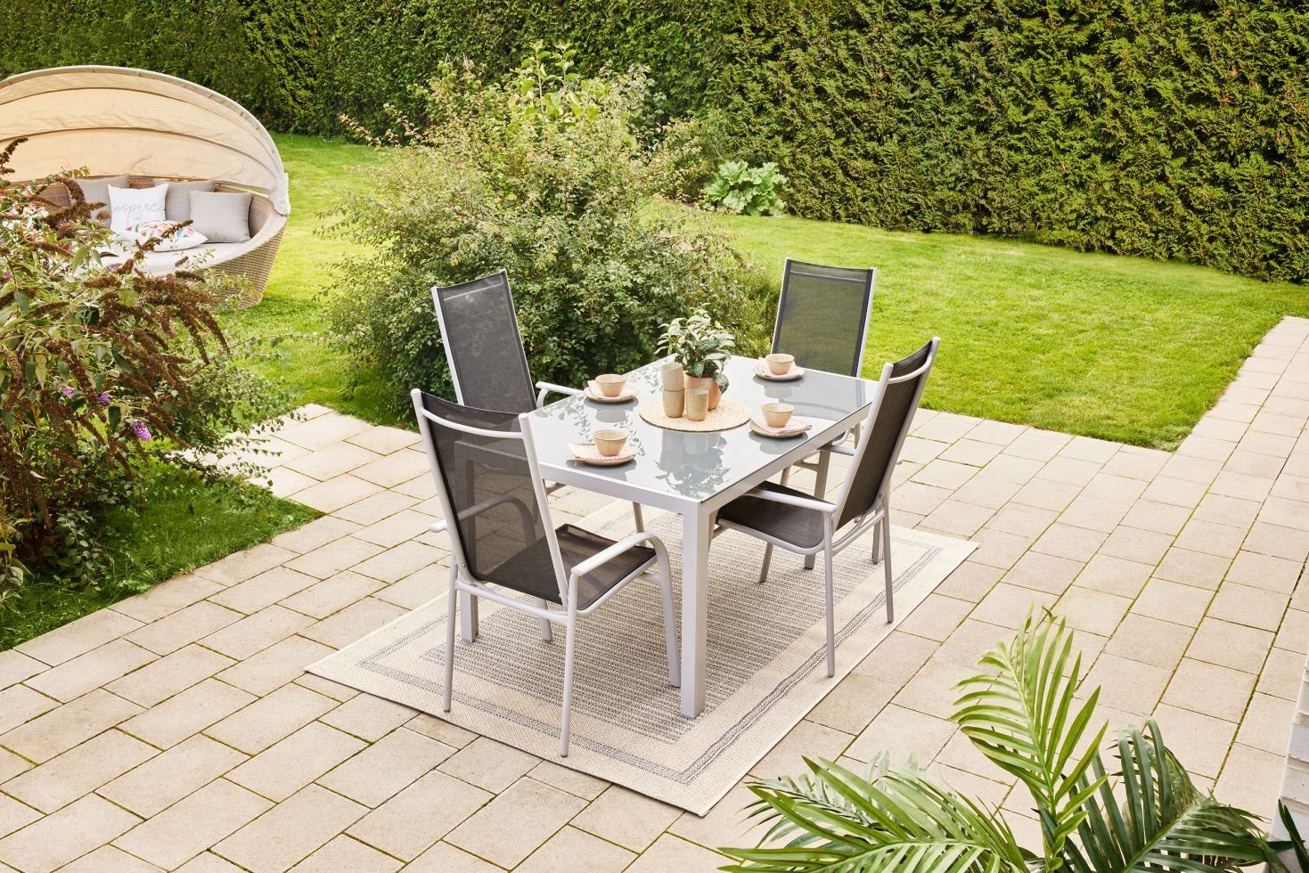 Trend Line Gartentisch TrendLine Glastisch Manhatten 150 x 95 x 74 cm, Witterungsbeständig