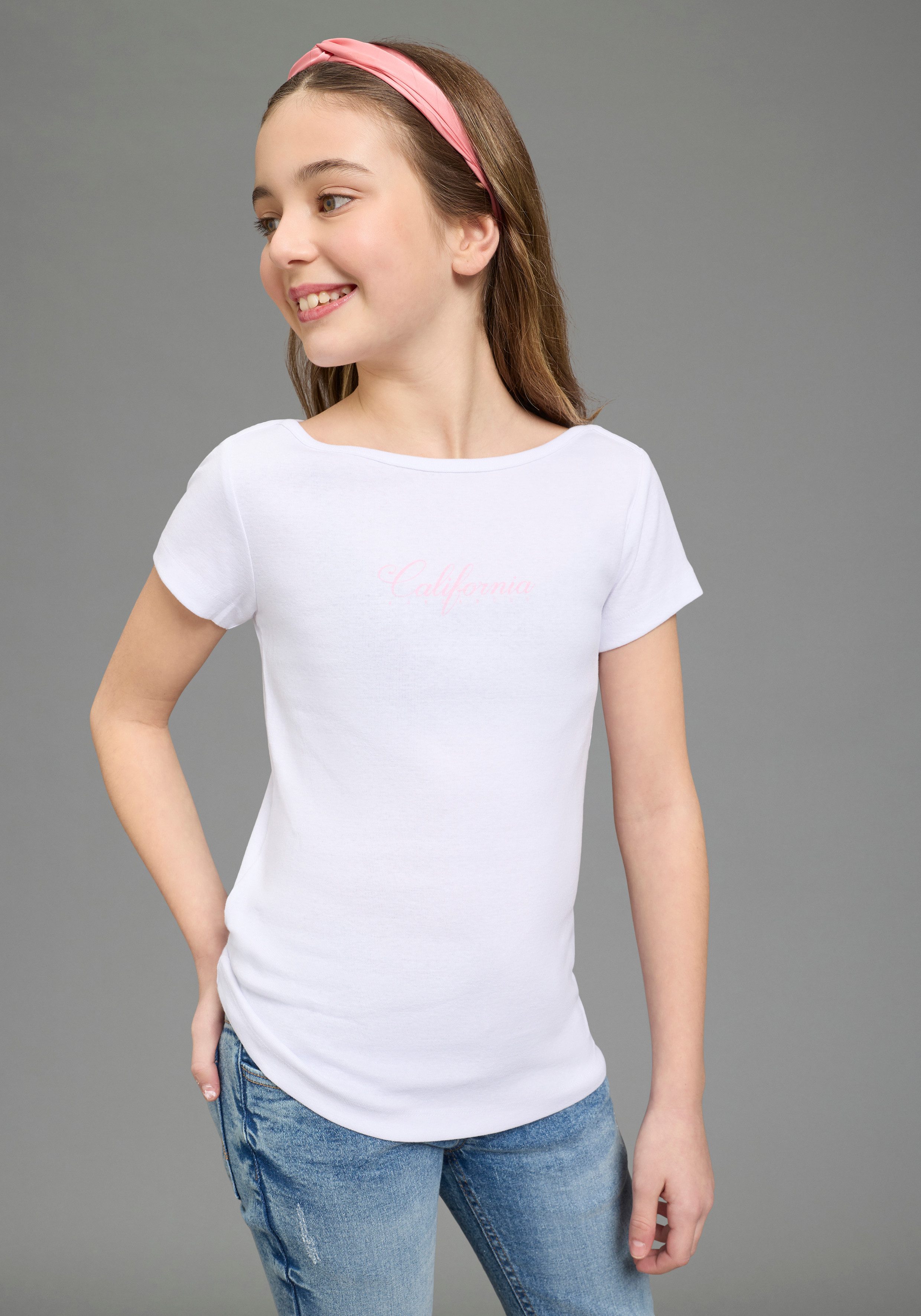 KangaROOS T-Shirt 2er Pack T-Shirts mit modischen Ausschnitt (Packung, 2-tlg., 2) Basic Schnitt, Kurzarm, U-Boot-Ausschnitt, aus Baumwolle