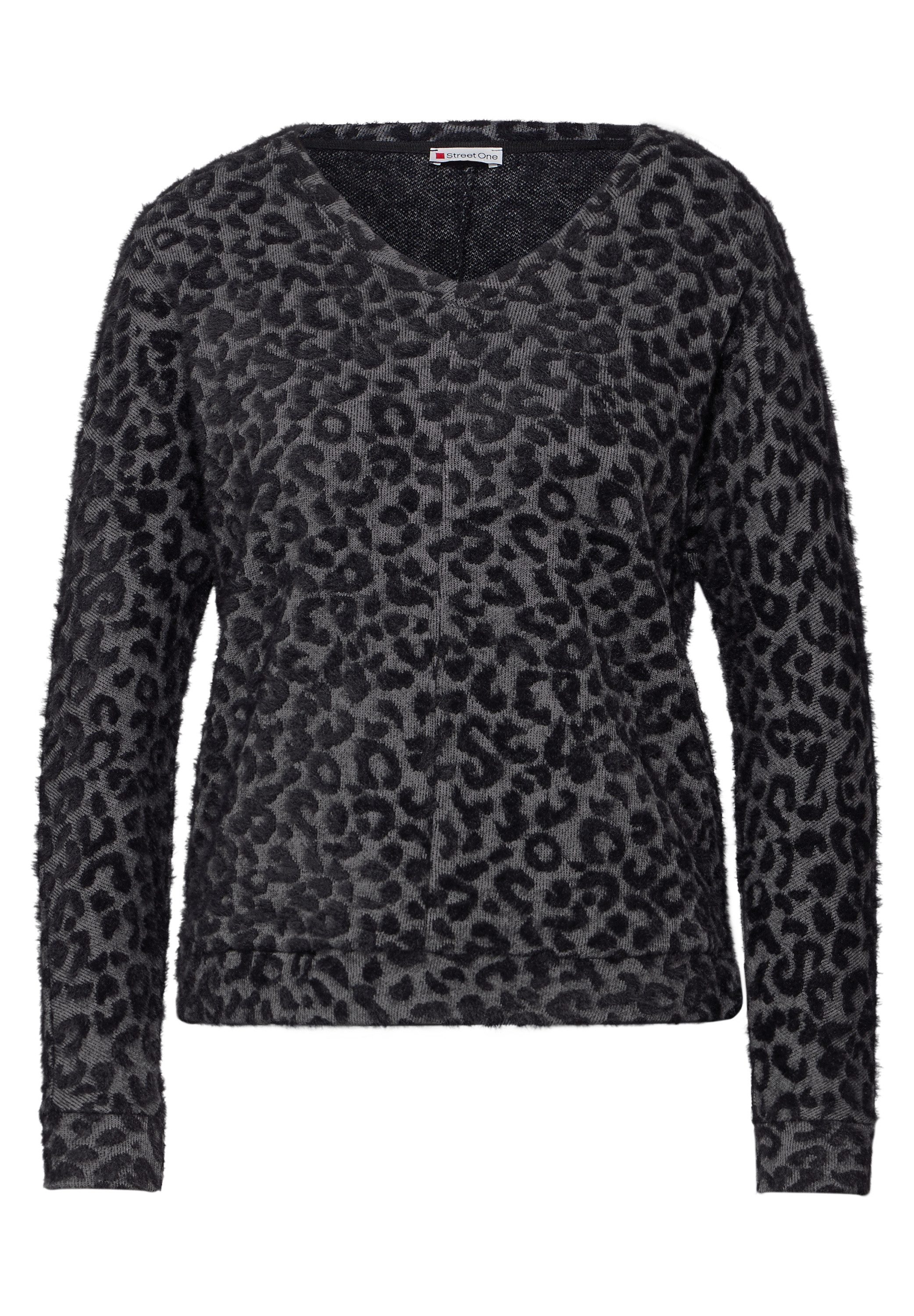 STREET ONE Langarmshirt mit flauschigem Leomuster günstig online kaufen