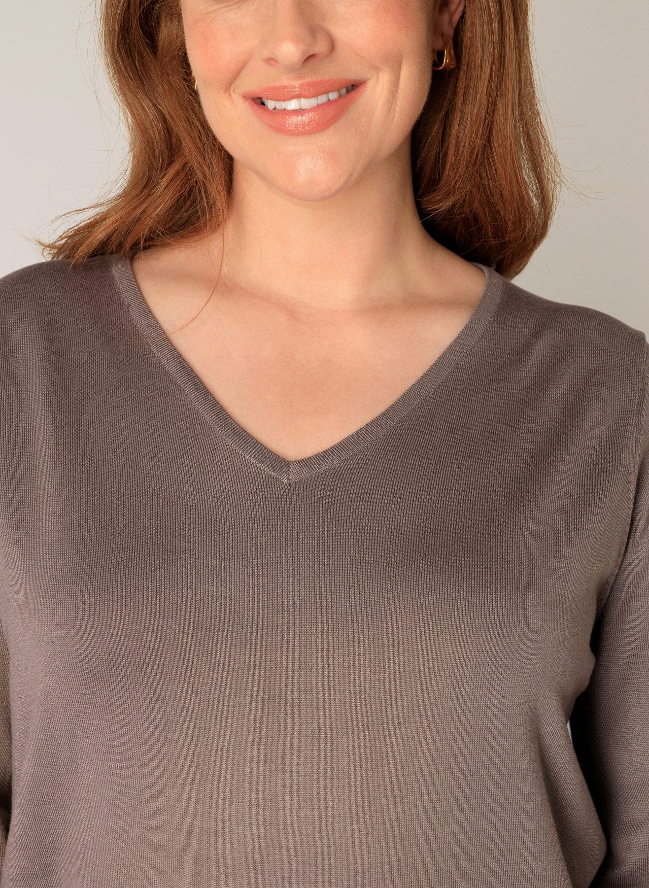 Base Level Curvy Strickpullover Anine mit V-Ausschnitt