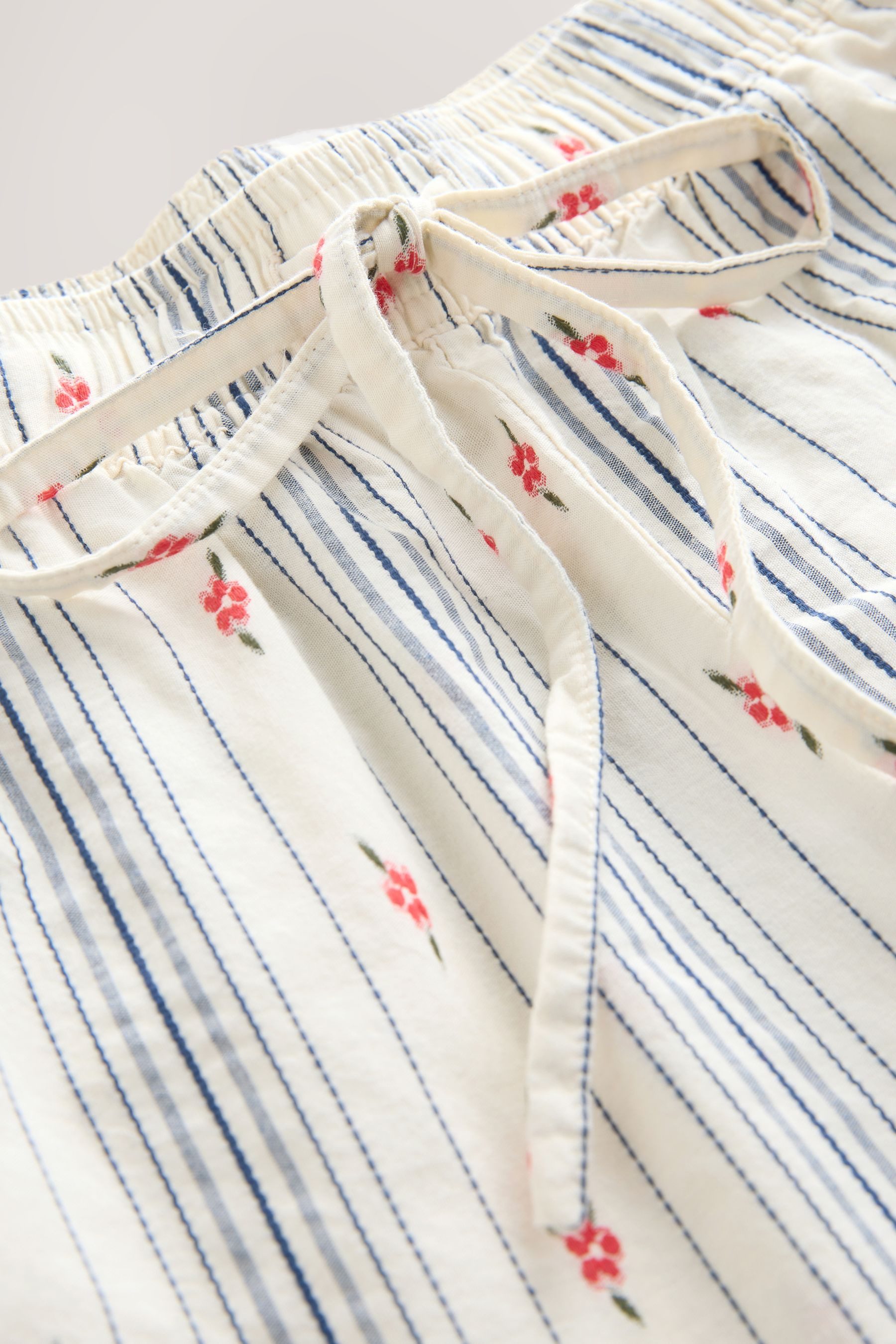 Next Palazzohose Gestreifte Hose mit weitem Bein und Blumen (1-tlg)