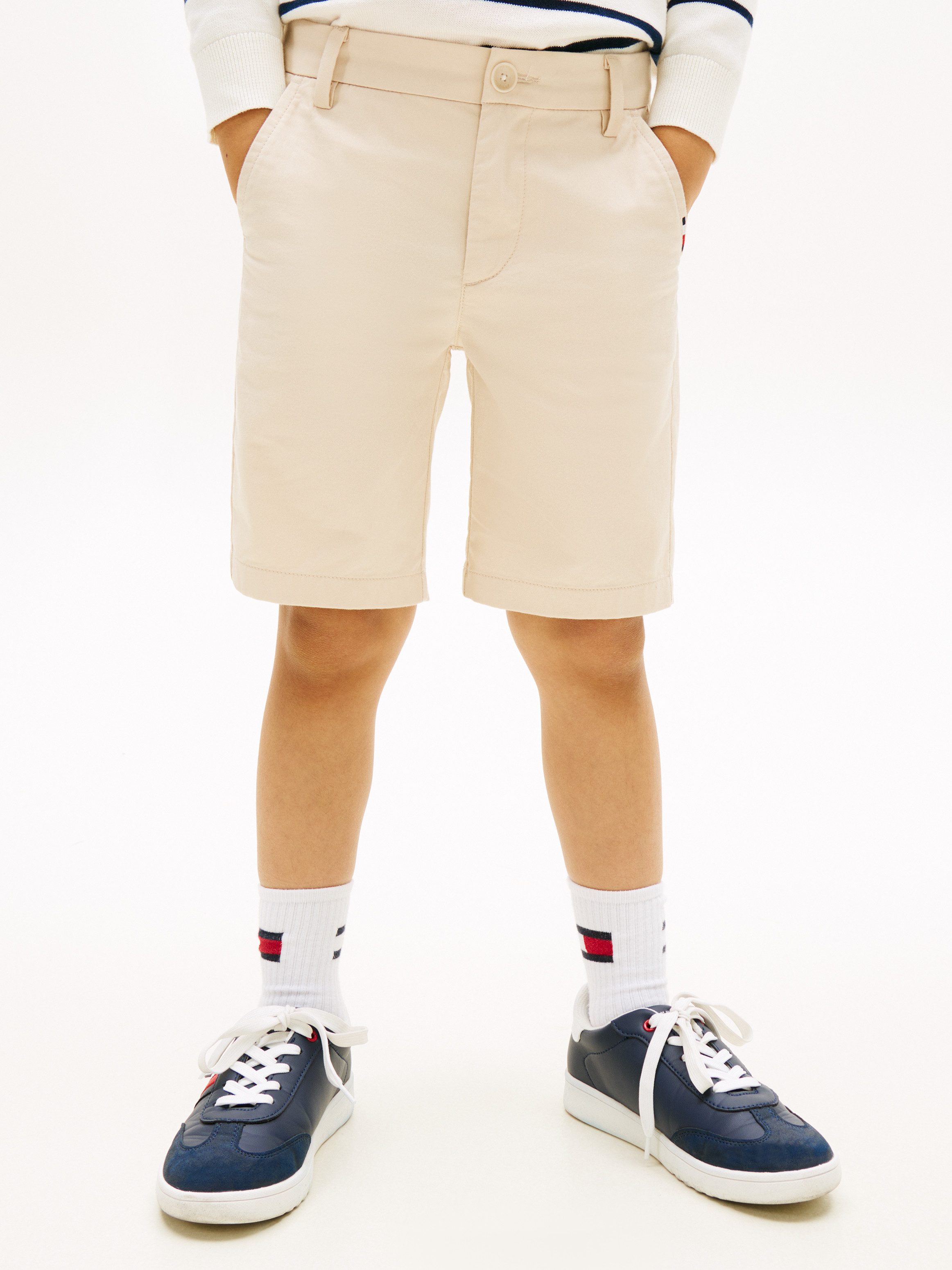Tommy Hilfiger 1985 CHINO SHORT mit Logostickerei
