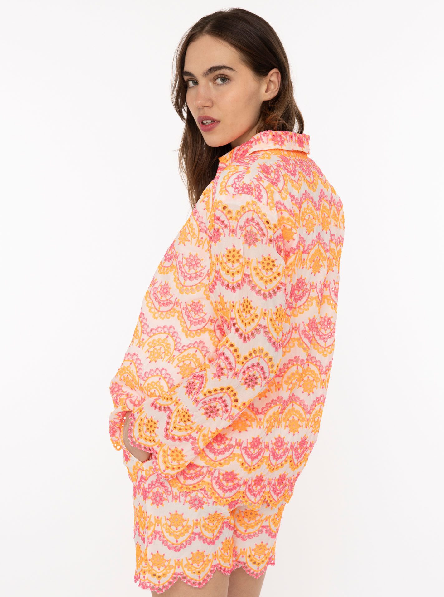 Zwillingsherz Kurzarmbluse "Lochstickerei" langarm, mit Kragen, Lochspitze, Knopfleiste