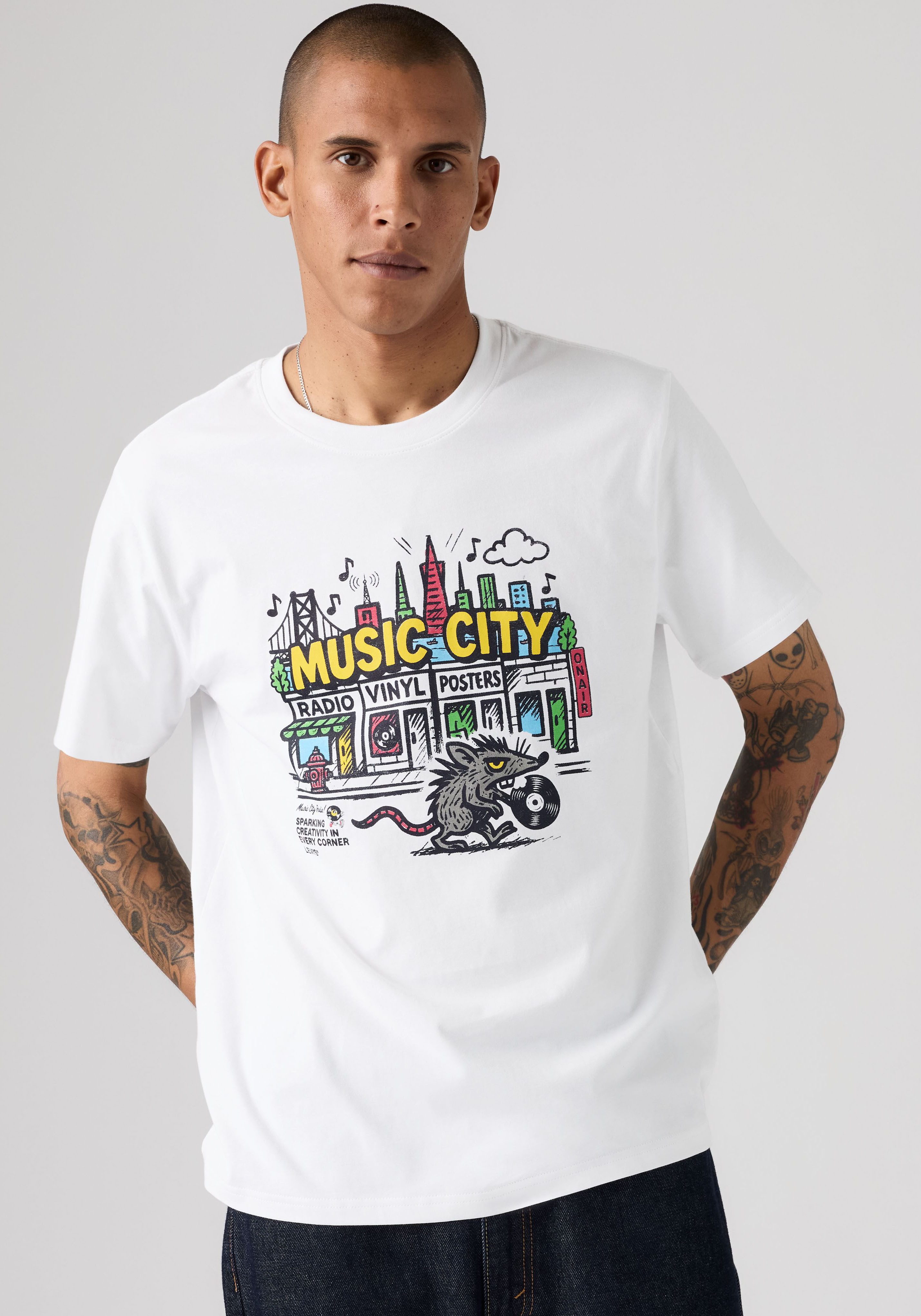 Levi's® T-Shirt SS RELAXED FIT TEE mit großem Frontprint