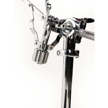 FAME Musikinstrumentenständer, (SDS9003 Snare-Ständer, Doppelstrebig, Verchromt, Höhenverstellbar 40-57cm, Flexibles Kugelgelenk, Faltbares Design, Gummierte Haken), Snare-Ständer, Doppelstrebig, Höhenverstellbar, Flexibles Kugelgelenk